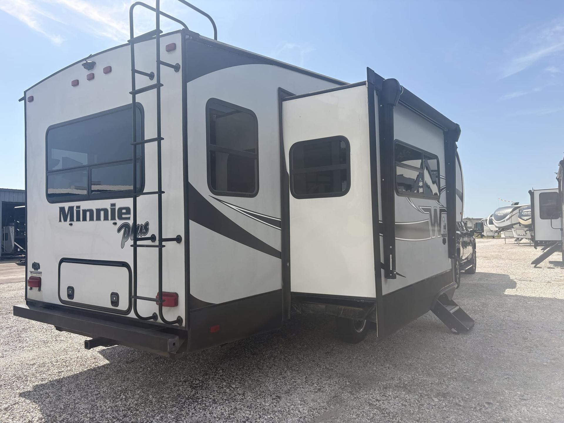 2019 Winnebago 2019 Winnebago Winnie Plus - thumbnail 23