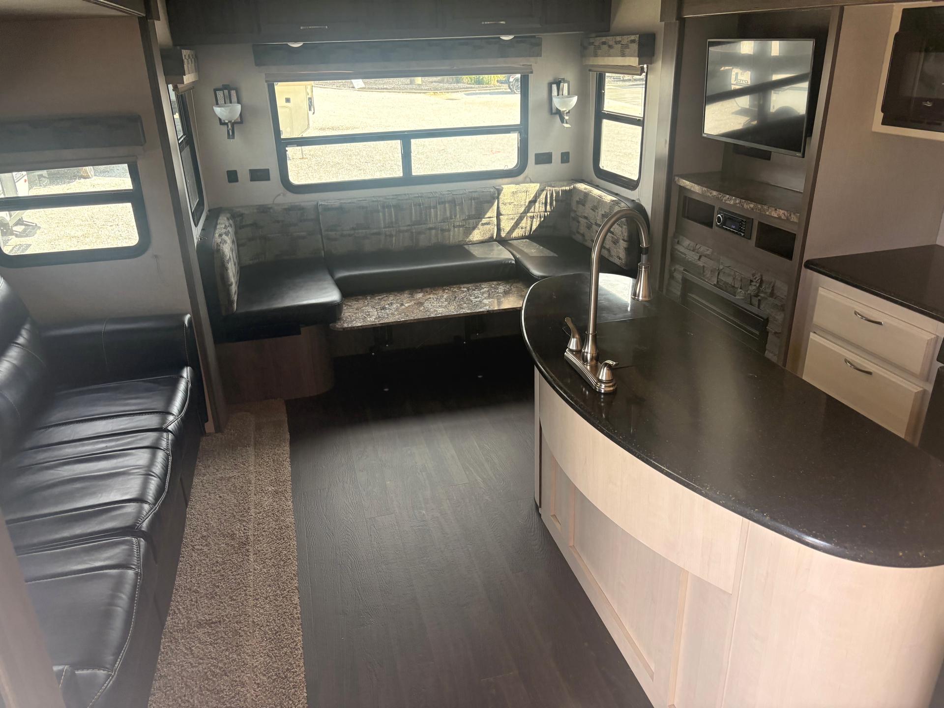 2019 Winnebago 2019 Winnebago Winnie Plus - thumbnail 8