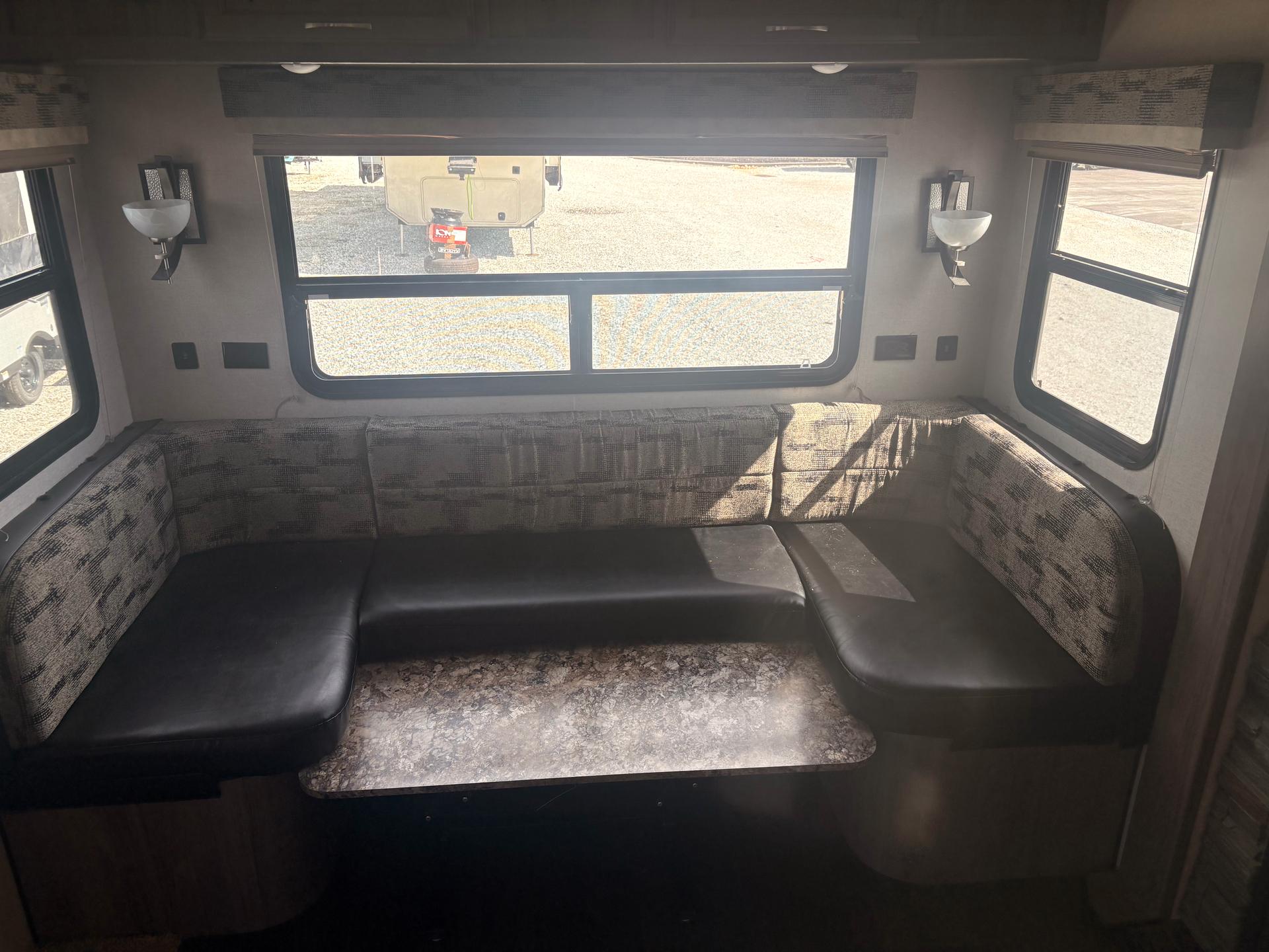 2019 Winnebago 2019 Winnebago Winnie Plus - thumbnail 25