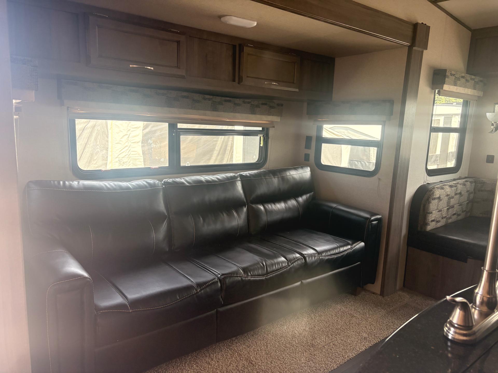 2019 Winnebago 2019 Winnebago Winnie Plus - thumbnail 26