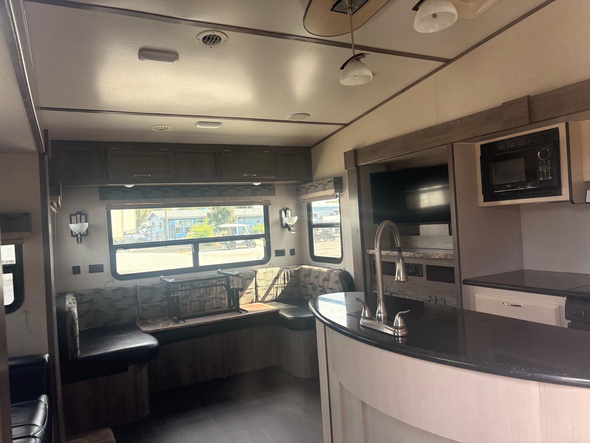 2019 Winnebago 2019 Winnebago Winnie Plus - thumbnail 27