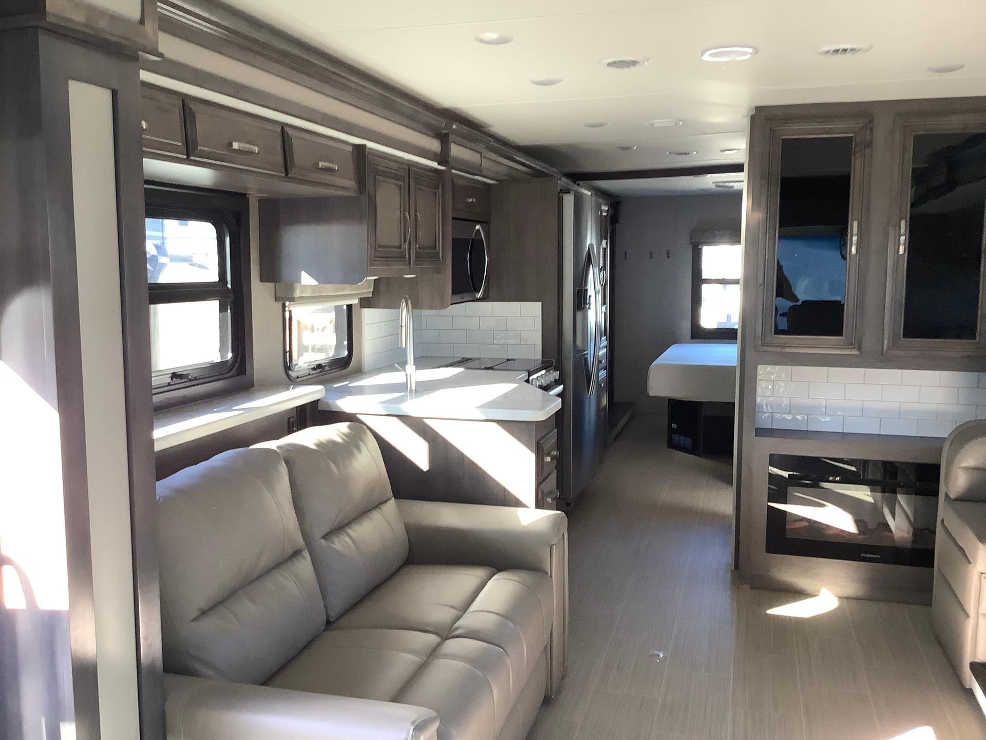 2023 Jayco 2023 Jayco Precept - thumbnail 3