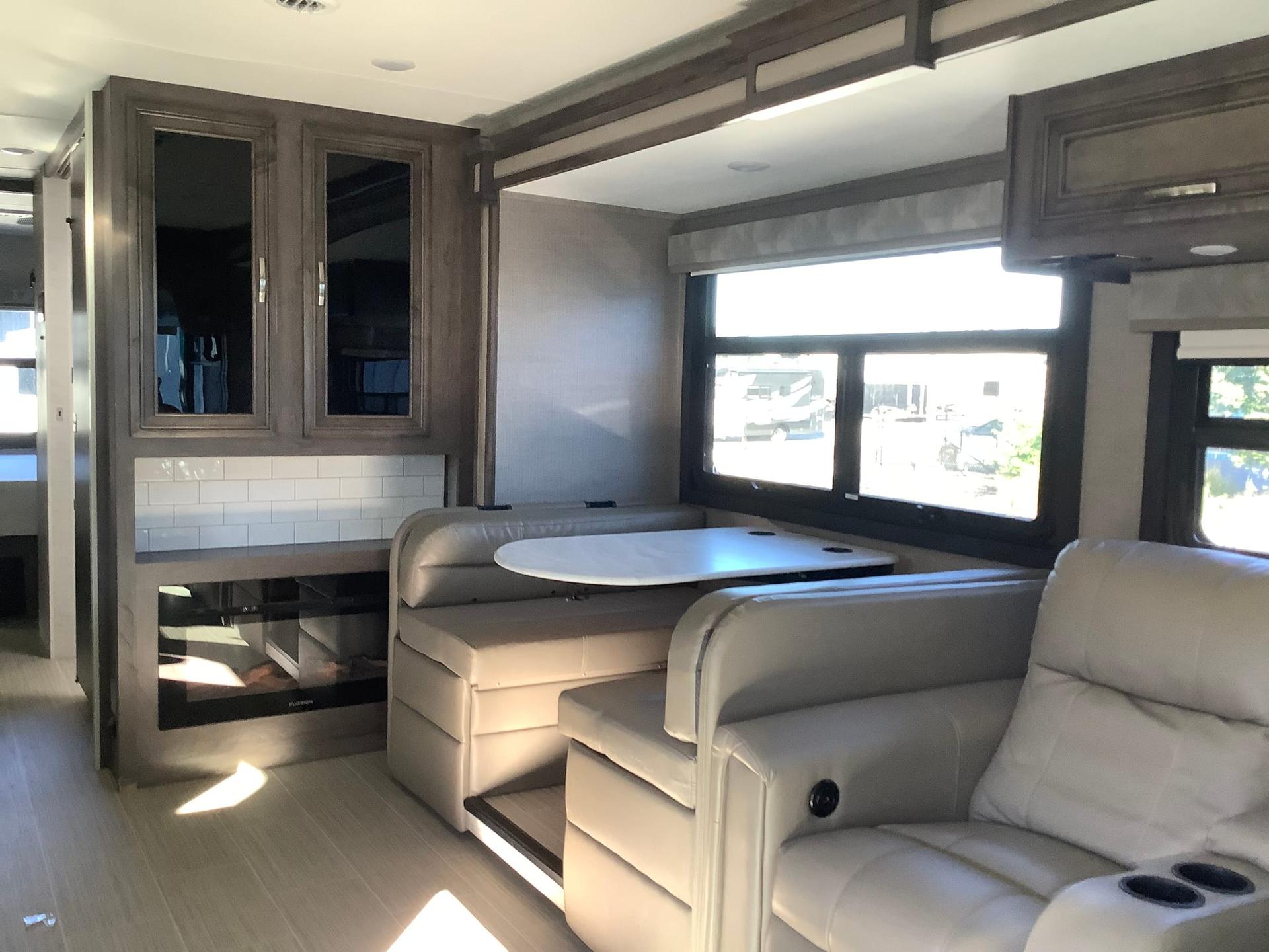2023 Jayco 2023 Jayco Precept - thumbnail 7