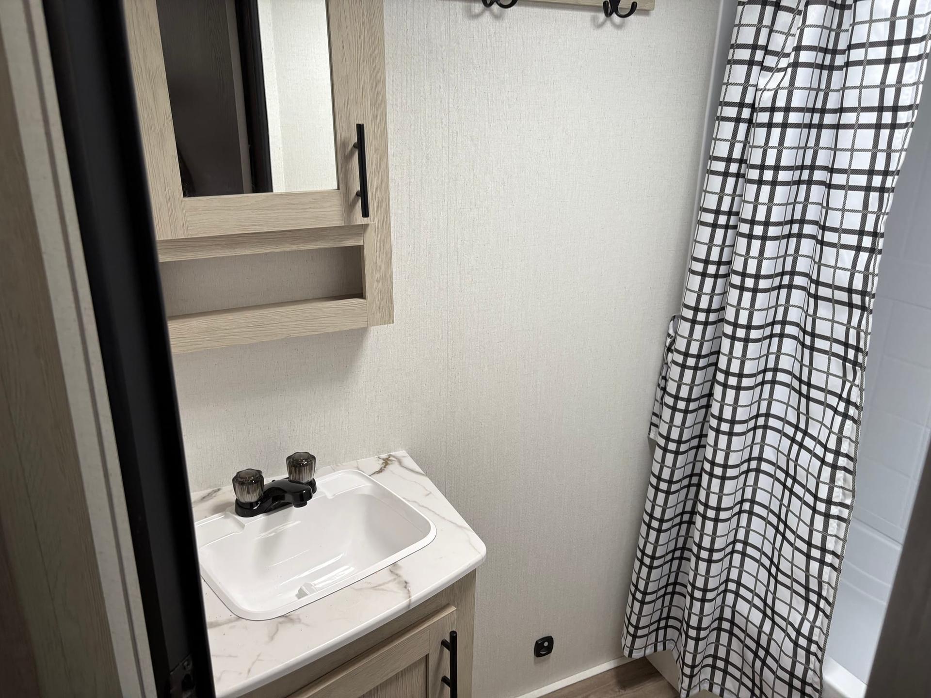 2025 Coachmen 2025 Coachmen Shasta Compact - thumbnail 14