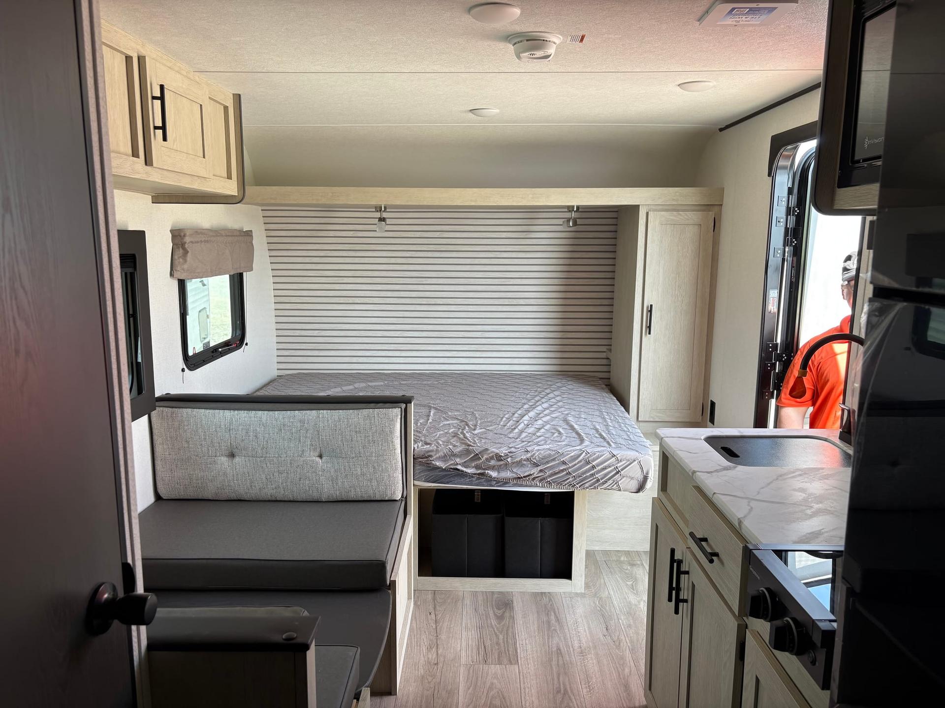 2025 Coachmen 2025 Coachmen Shasta Compact - thumbnail 18