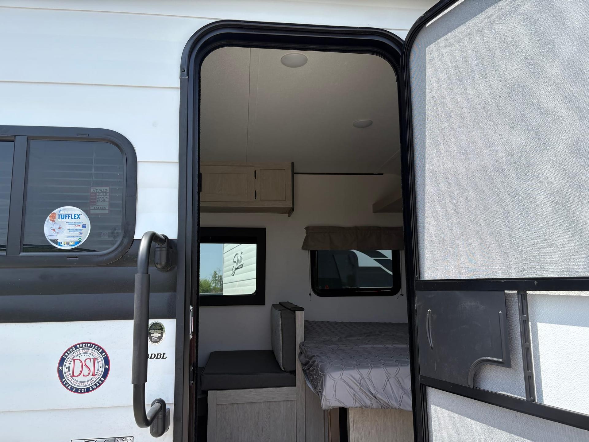 2025 Coachmen 2025 Coachmen Shasta Compact - thumbnail 23