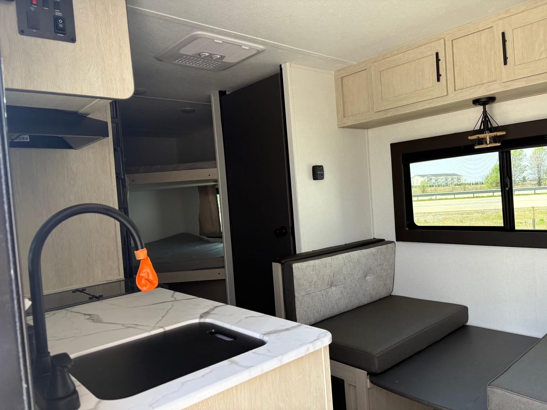 2025 Coachmen 2025 Coachmen Shasta Compact - thumbnail 26