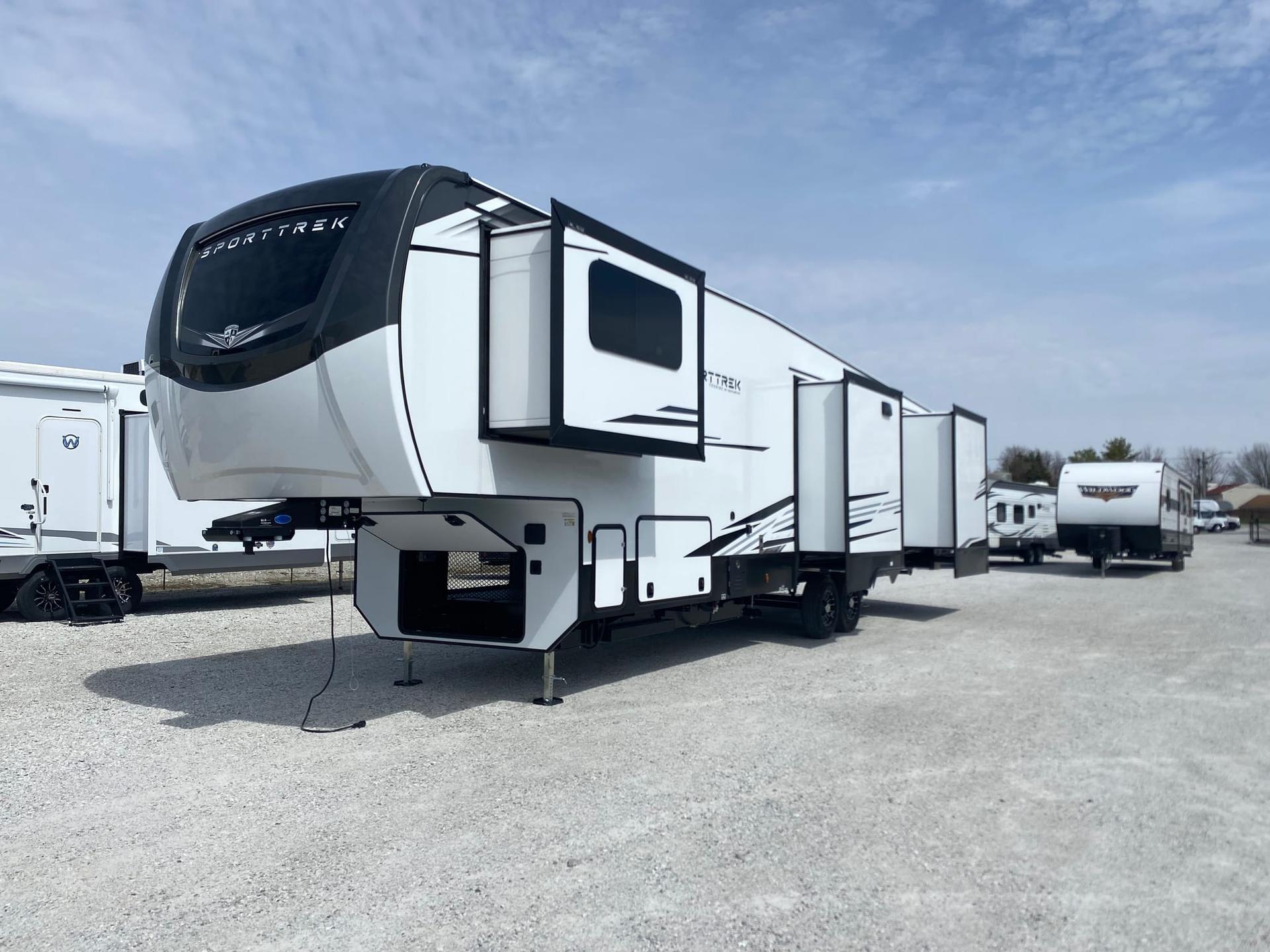 2026 Venture RV 2026 Venture RV SportTrek Touring Edition - thumbnail 4