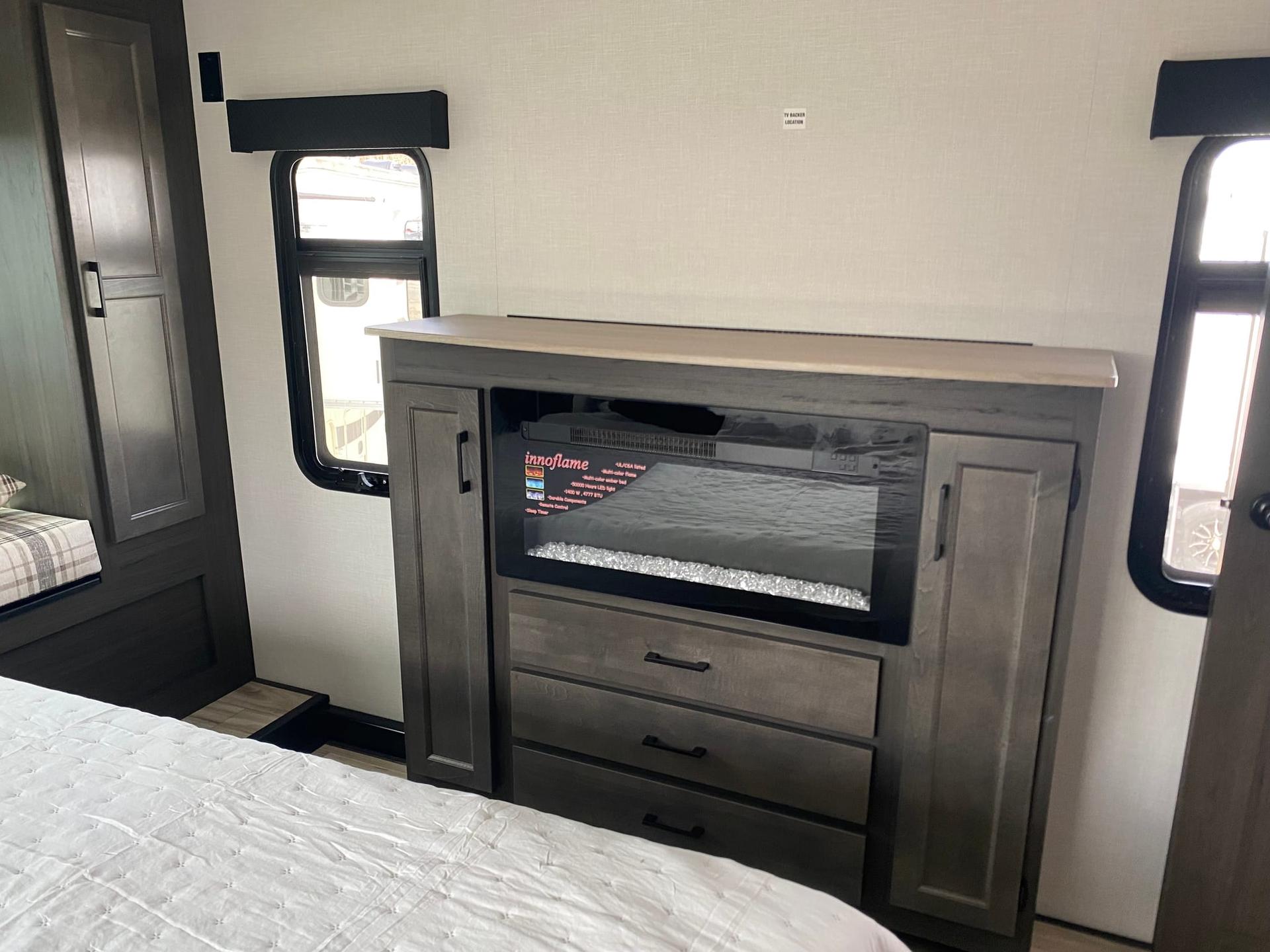 2026 Venture RV 2026 Venture RV SportTrek Touring Edition - thumbnail 11