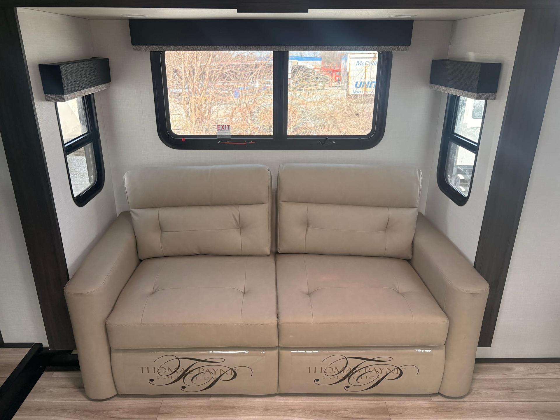 2026 Venture RV 2026 Venture RV SportTrek Touring Edition - thumbnail 11