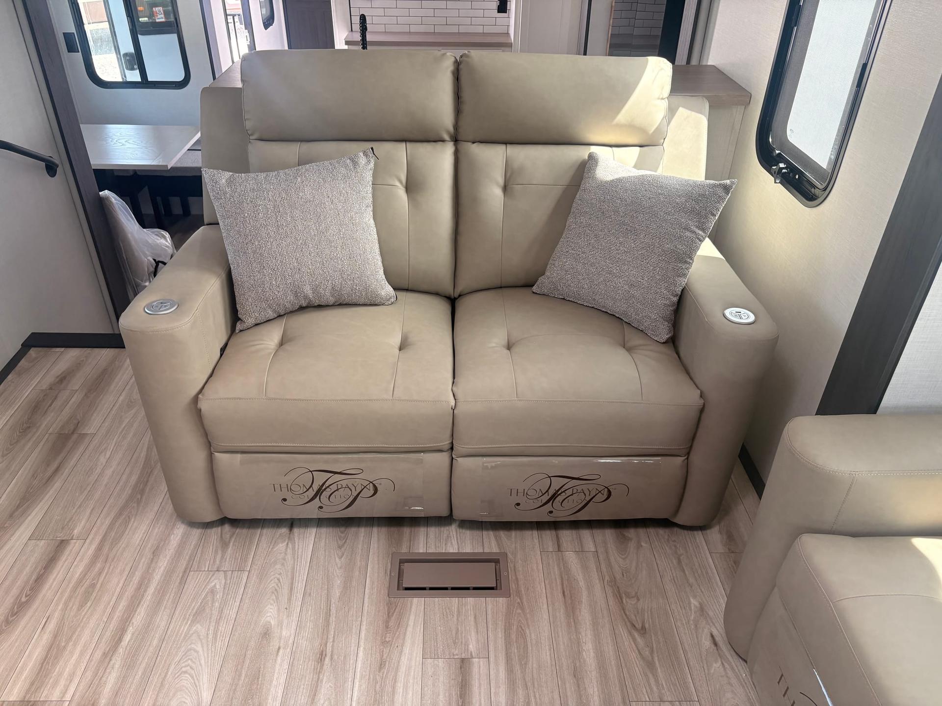 2026 Venture RV 2026 Venture RV SportTrek Touring Edition - thumbnail 34