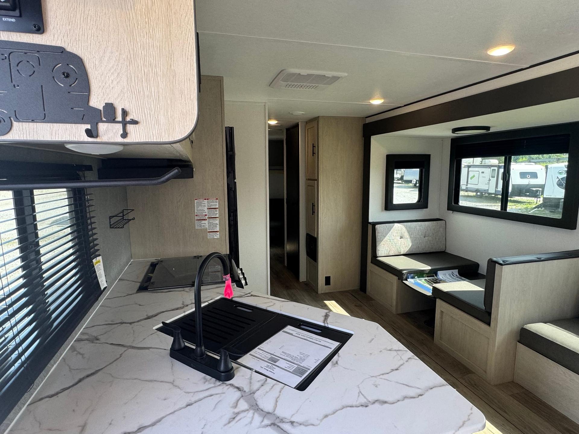 2026 Coachmen 2026 Coachmen Shasta i-5 Edition - thumbnail 6