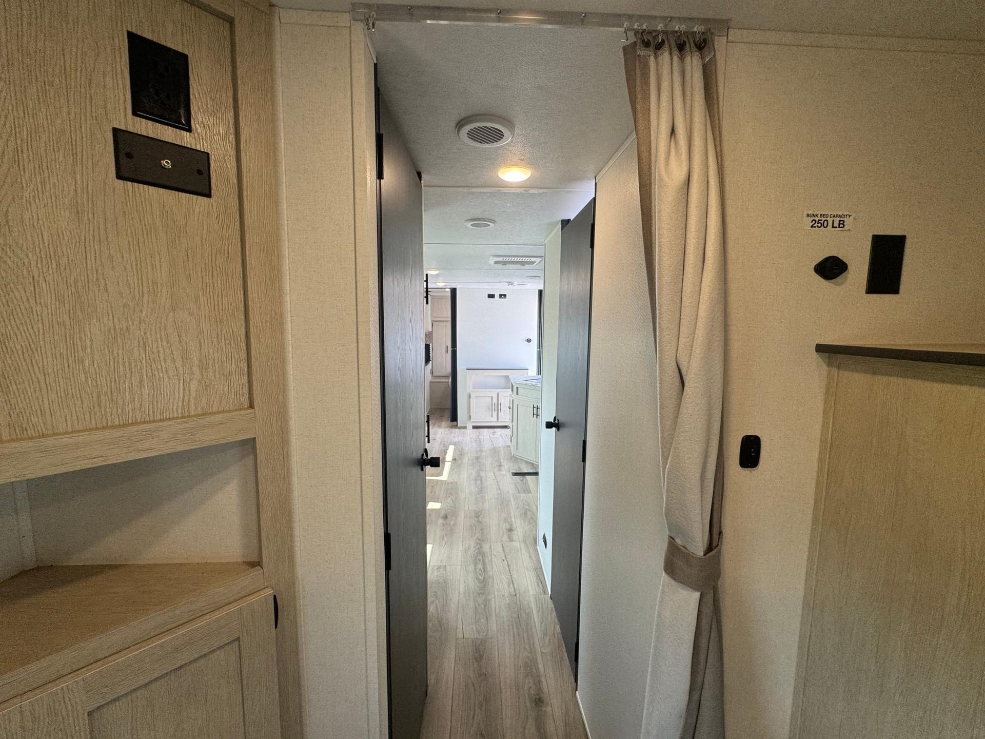 2026 Coachmen 2026 Coachmen Shasta i-5 Edition - thumbnail 31