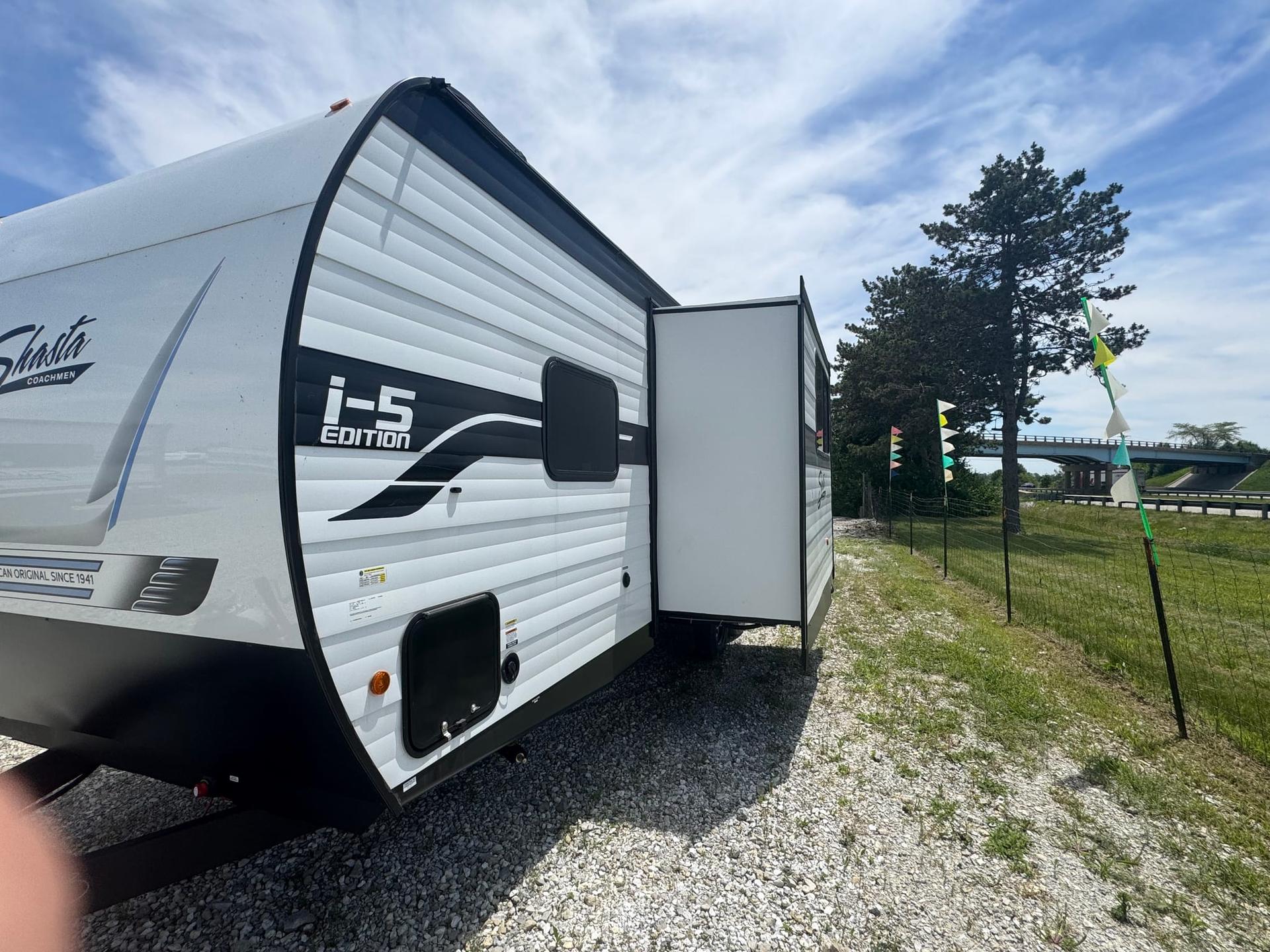 2026 Coachmen 2026 Coachmen Shasta i-5 Edition - thumbnail 15