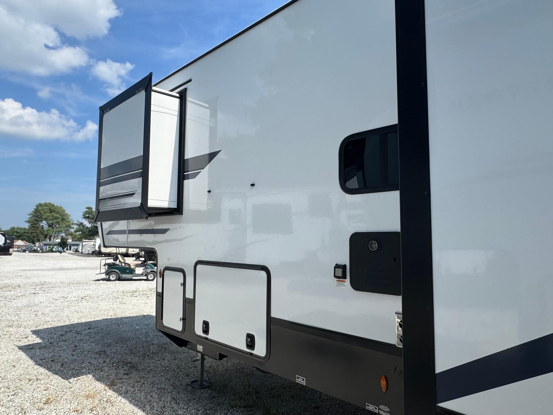 2027 Venture RV 2027 Venture RV SportTrek - thumbnail 6