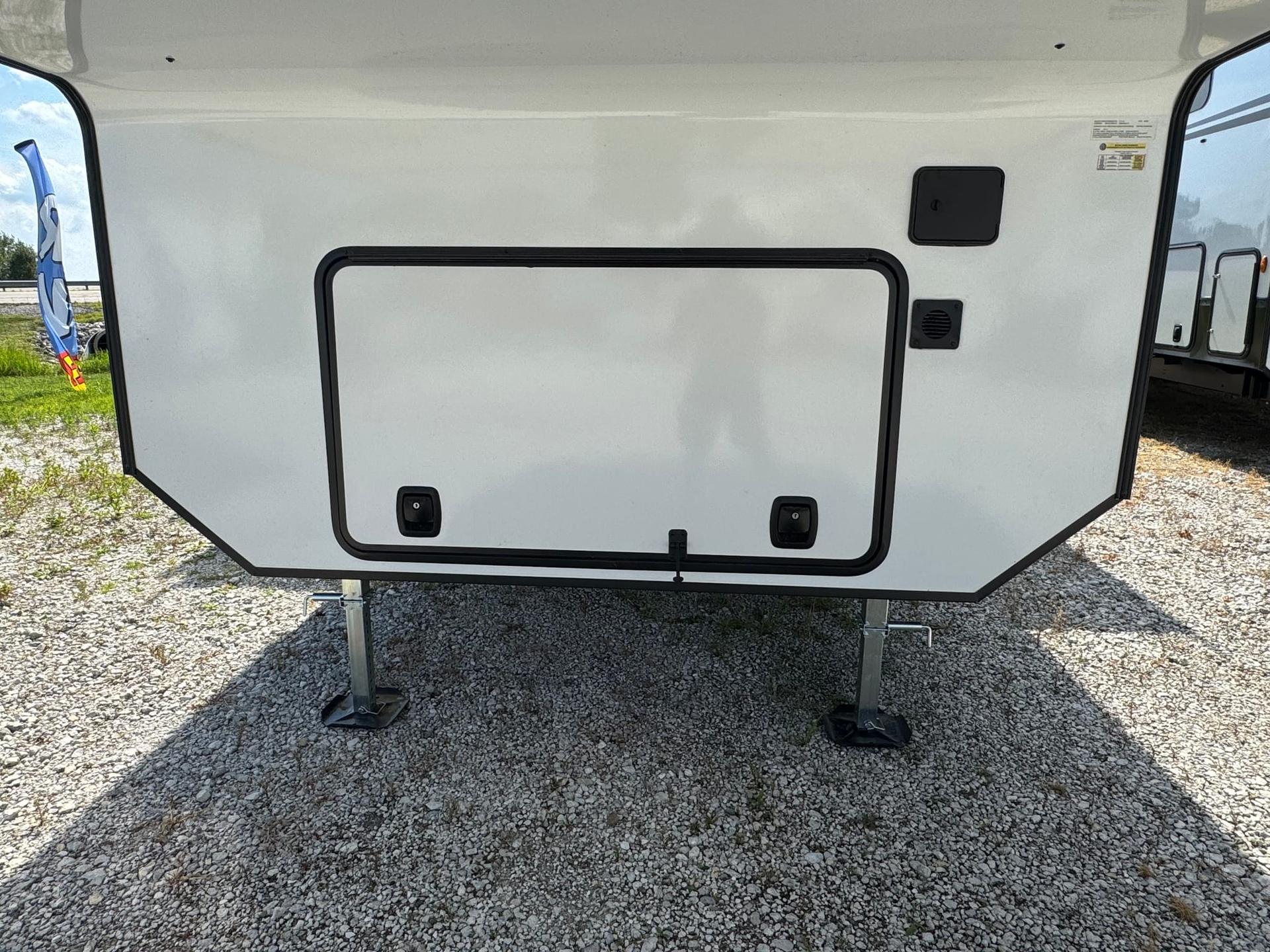 2027 Venture RV 2027 Venture RV SportTrek - thumbnail 13