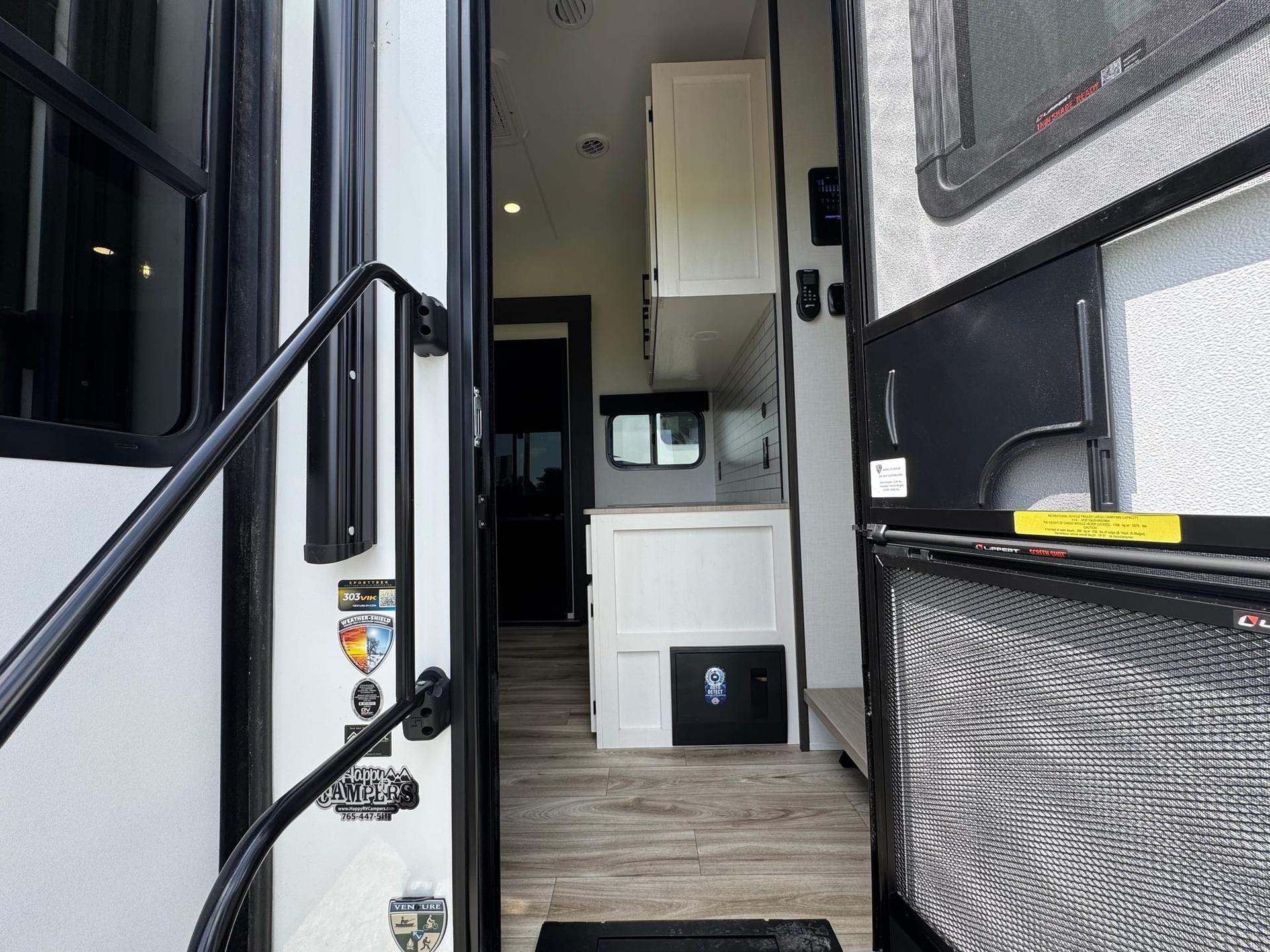 2027 Venture RV 2027 Venture RV SportTrek - thumbnail 20