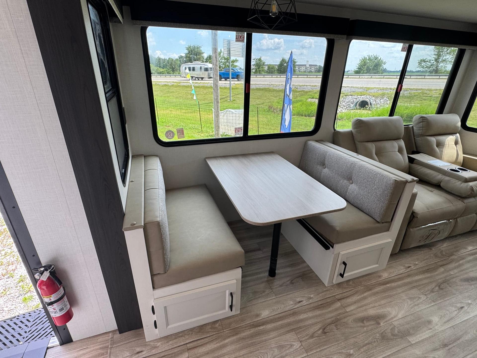 2027 Venture RV 2027 Venture RV SportTrek - thumbnail 22