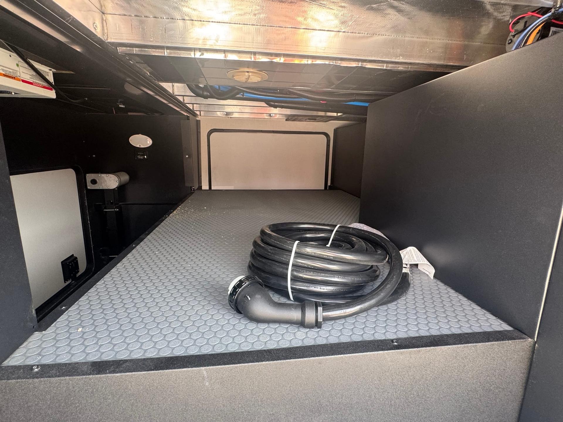 2027 Venture RV 2027 Venture RV SportTrek - thumbnail 11