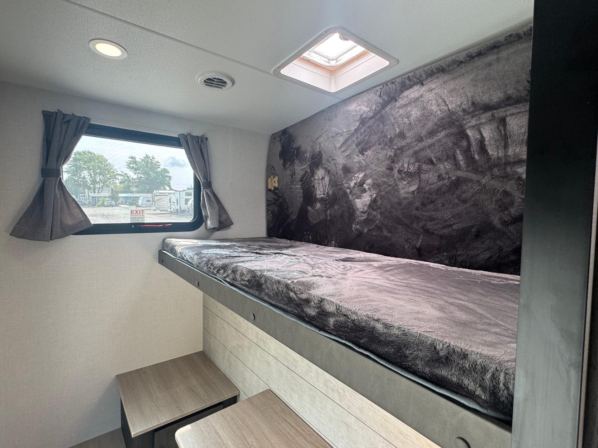 2027 Venture RV 2027 Venture RV SportTrek - thumbnail 30