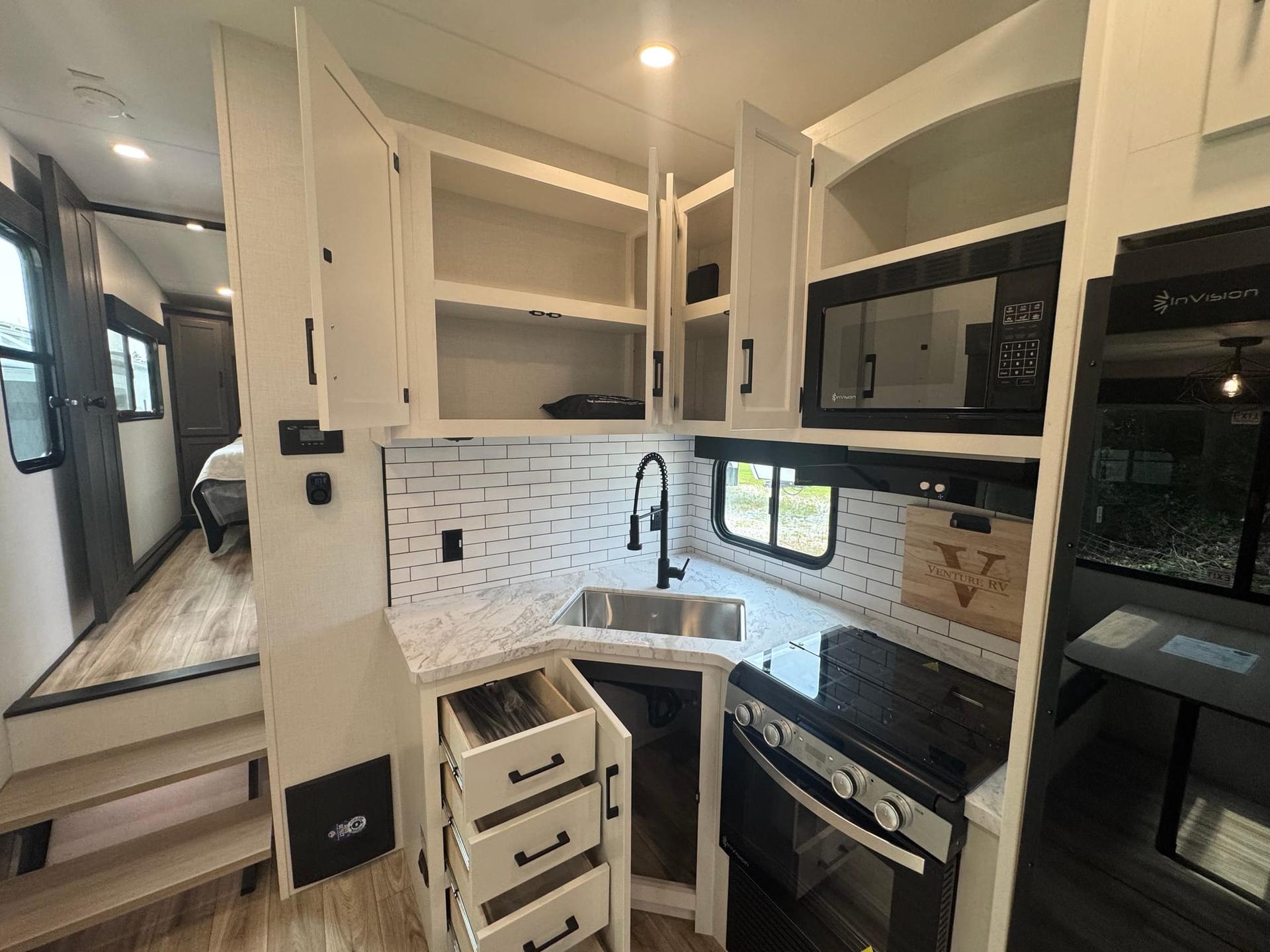 2027 Venture RV 2027 Venture RV SportTrek - thumbnail 48
