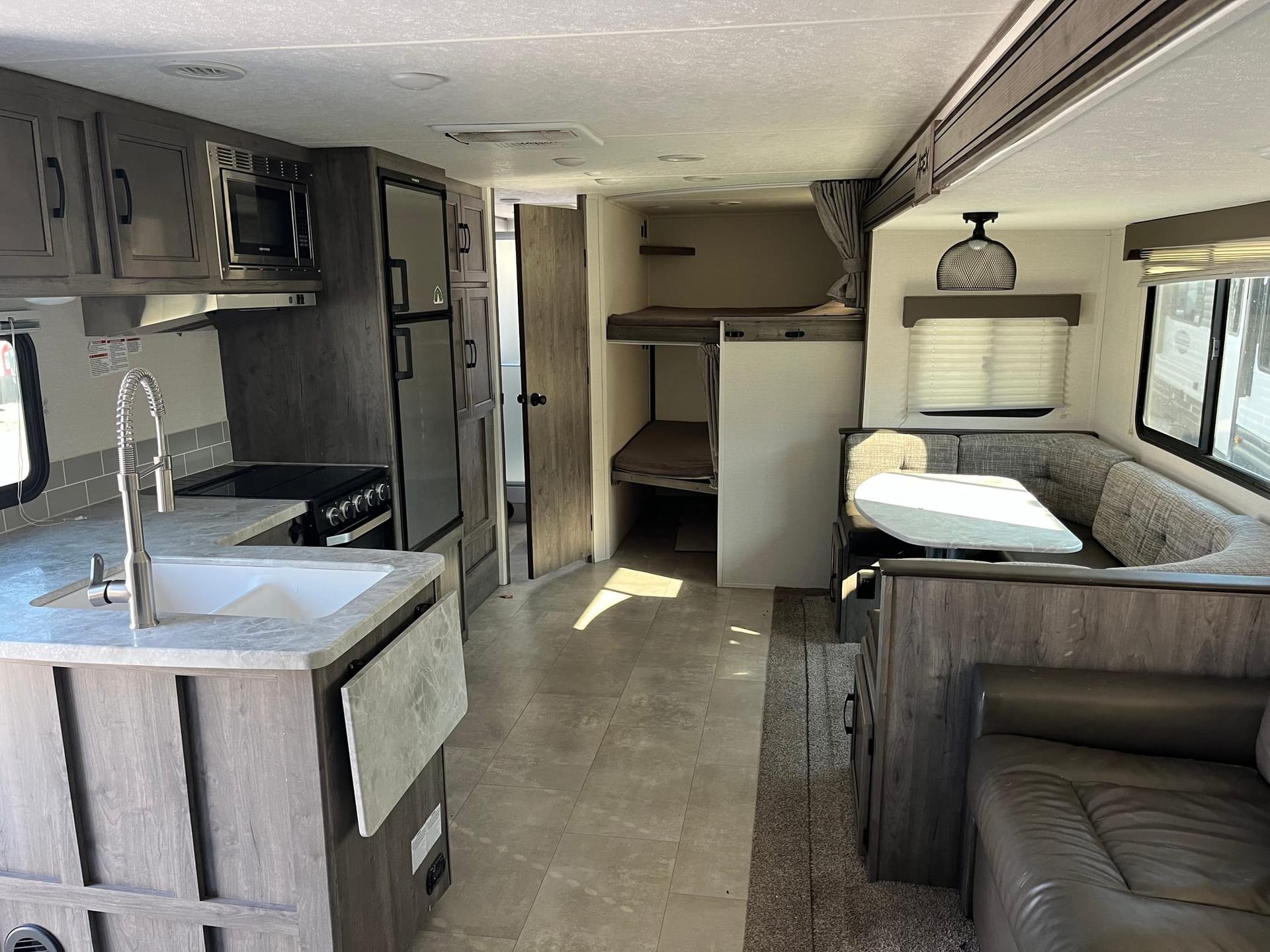 2021 Coachmen 2021 Coachmen Apex Ultra-Lite - thumbnail 2