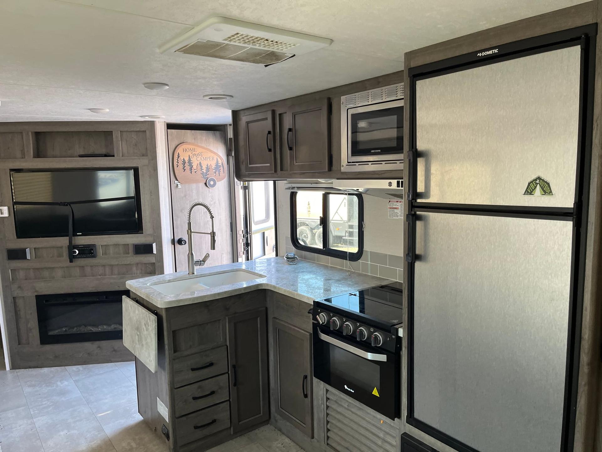 2021 Coachmen 2021 Coachmen Apex Ultra-Lite - thumbnail 4