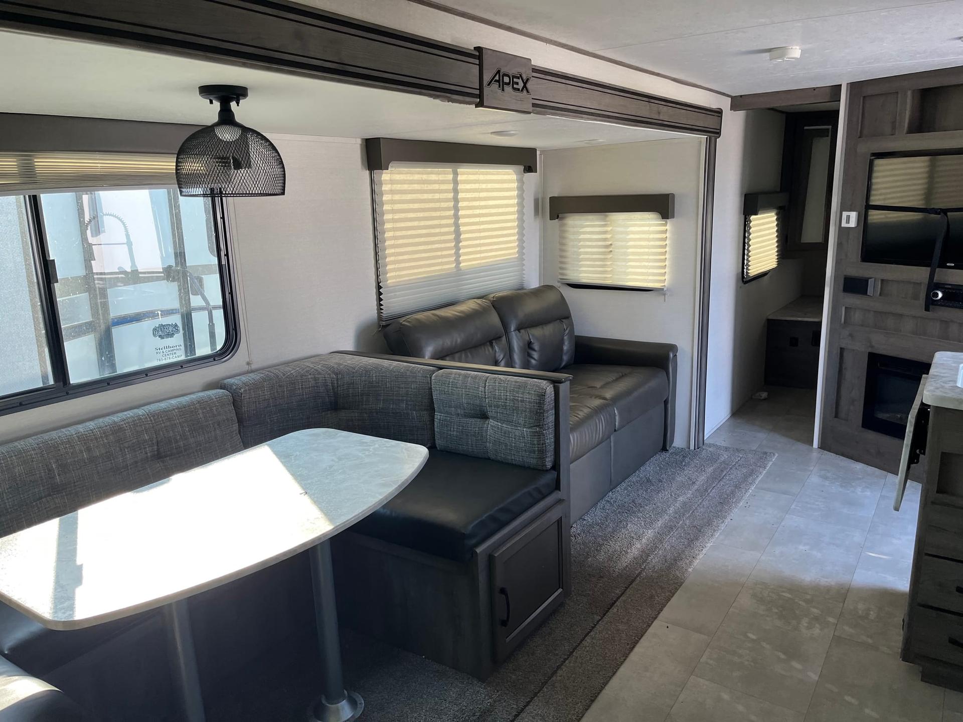 2021 Coachmen 2021 Coachmen Apex Ultra-Lite - thumbnail 5