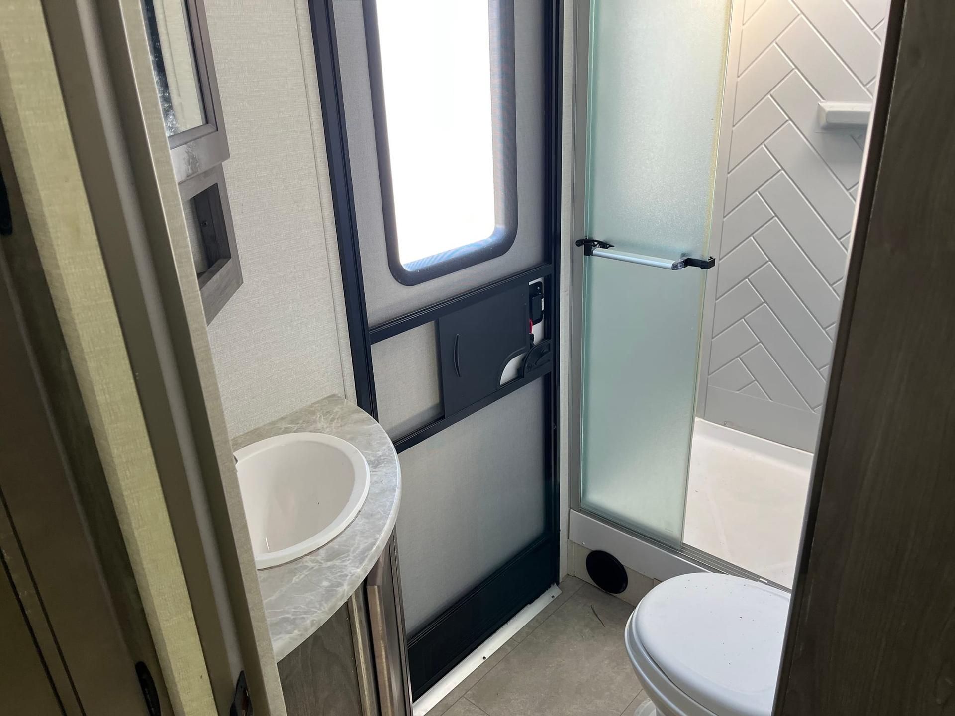 2021 Coachmen 2021 Coachmen Apex Ultra-Lite - thumbnail 6