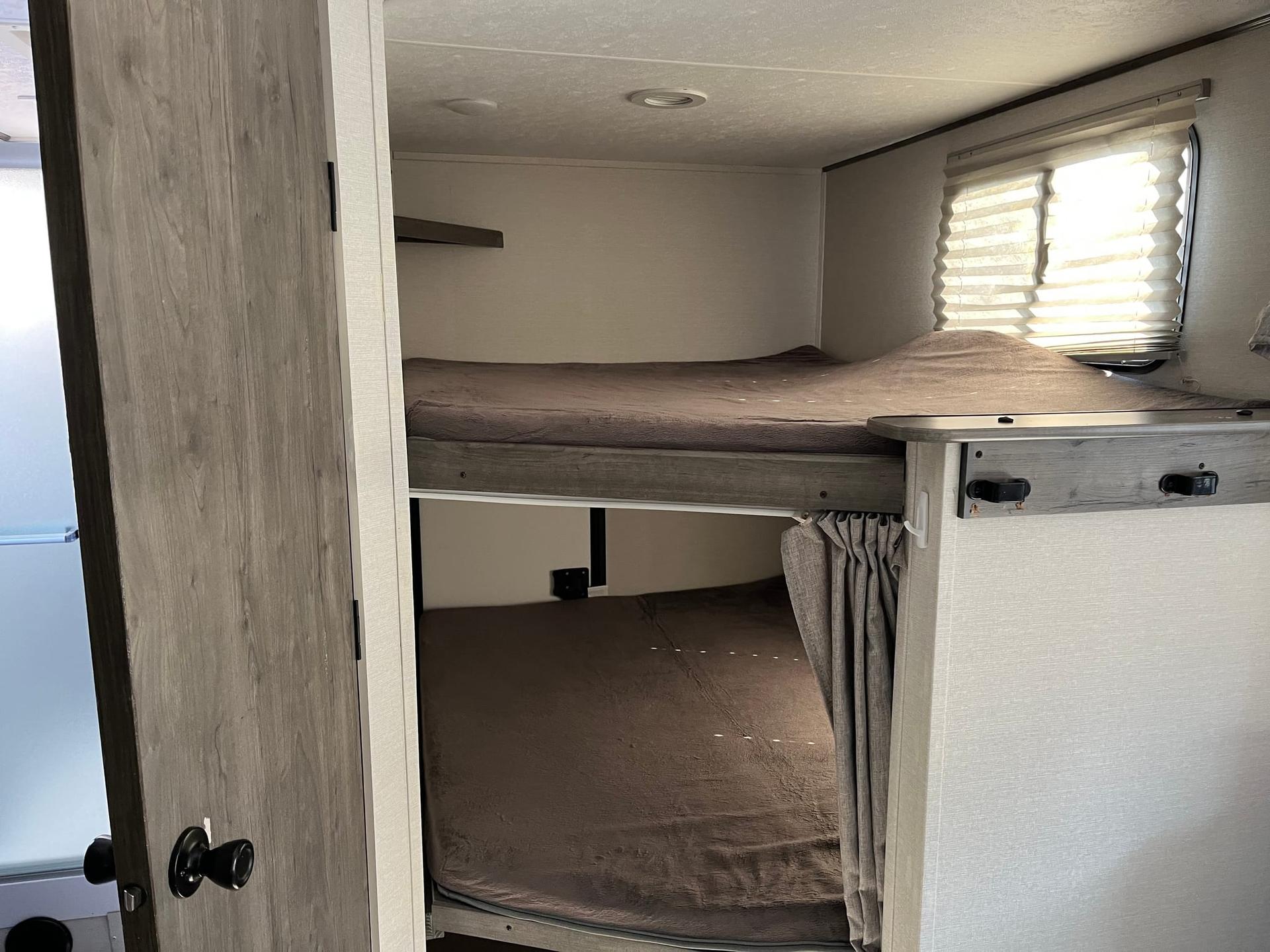 2021 Coachmen 2021 Coachmen Apex Ultra-Lite - thumbnail 7