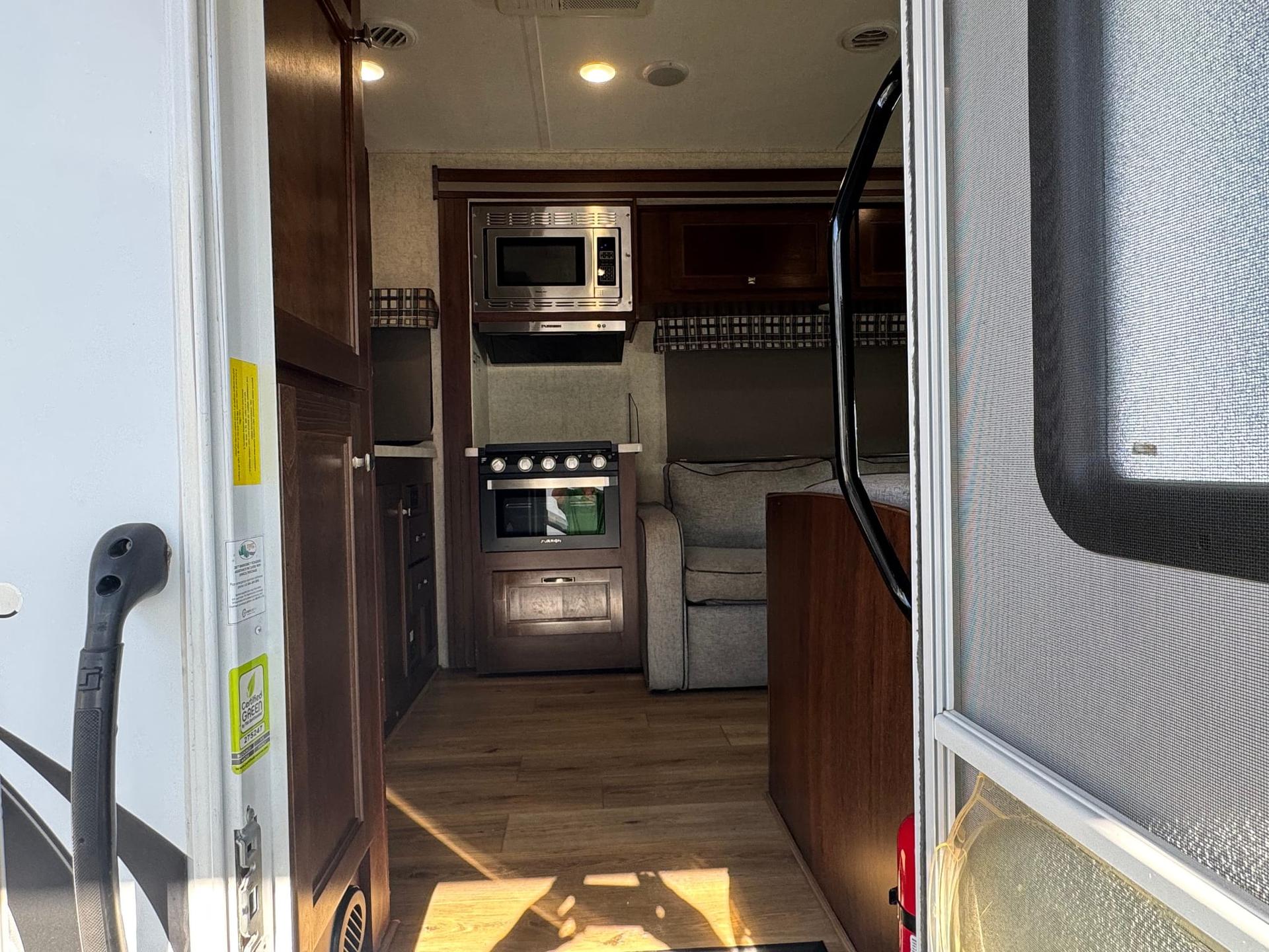 2020 Forest River 2020 Forest River Sunseeker - thumbnail 9