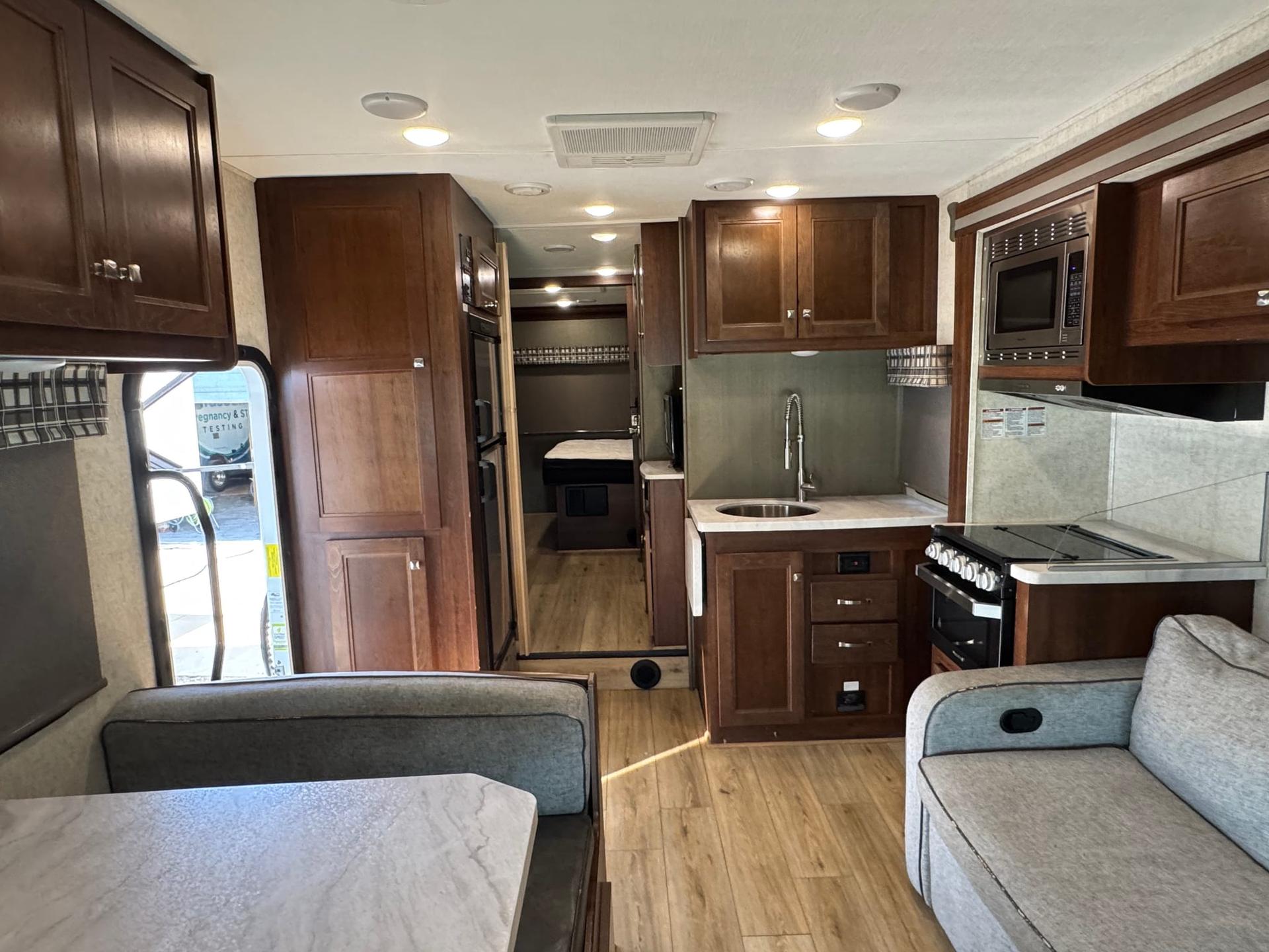 2020 Forest River 2020 Forest River Sunseeker - thumbnail 26