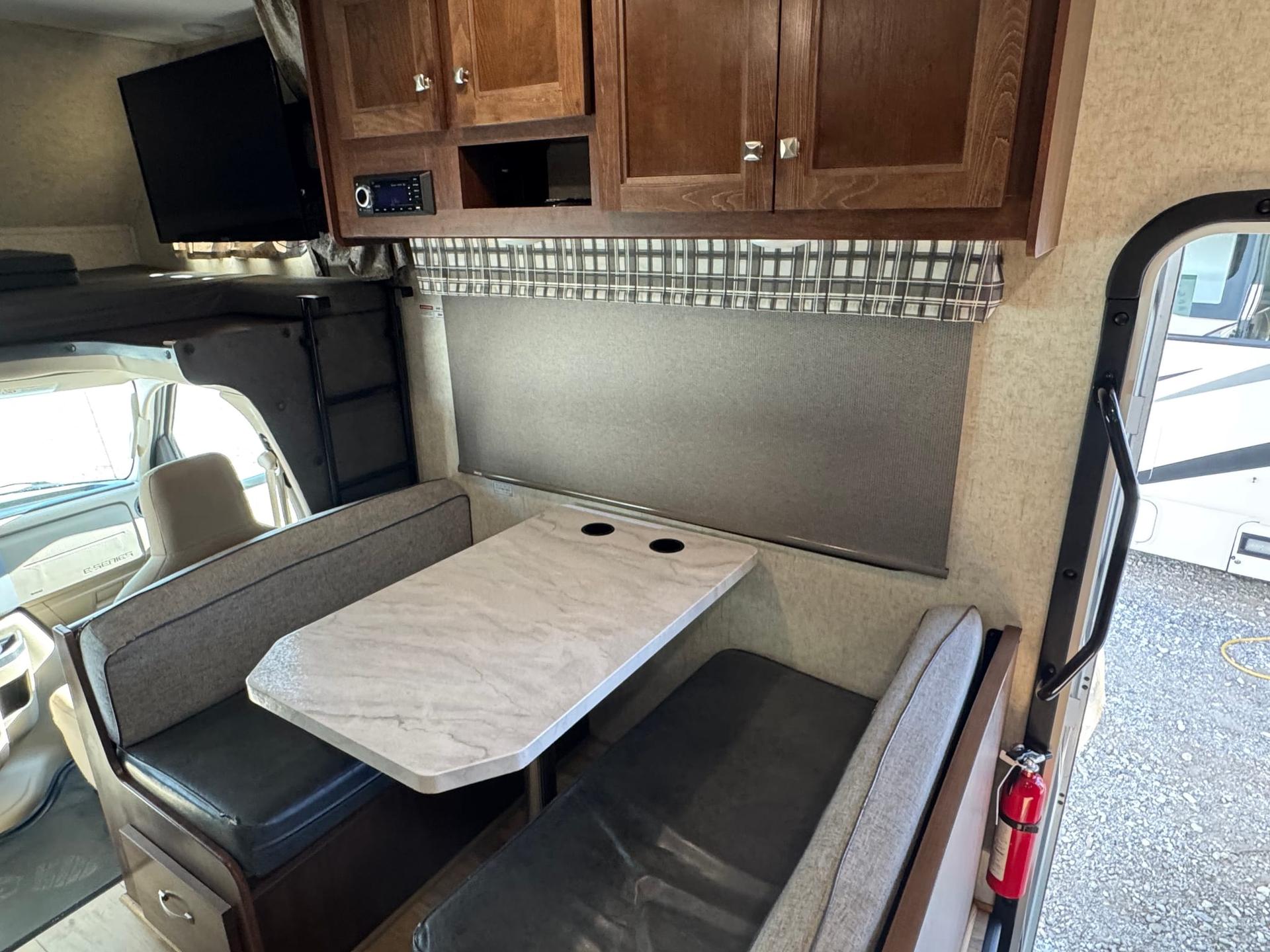 2020 Forest River 2020 Forest River Sunseeker - thumbnail 27