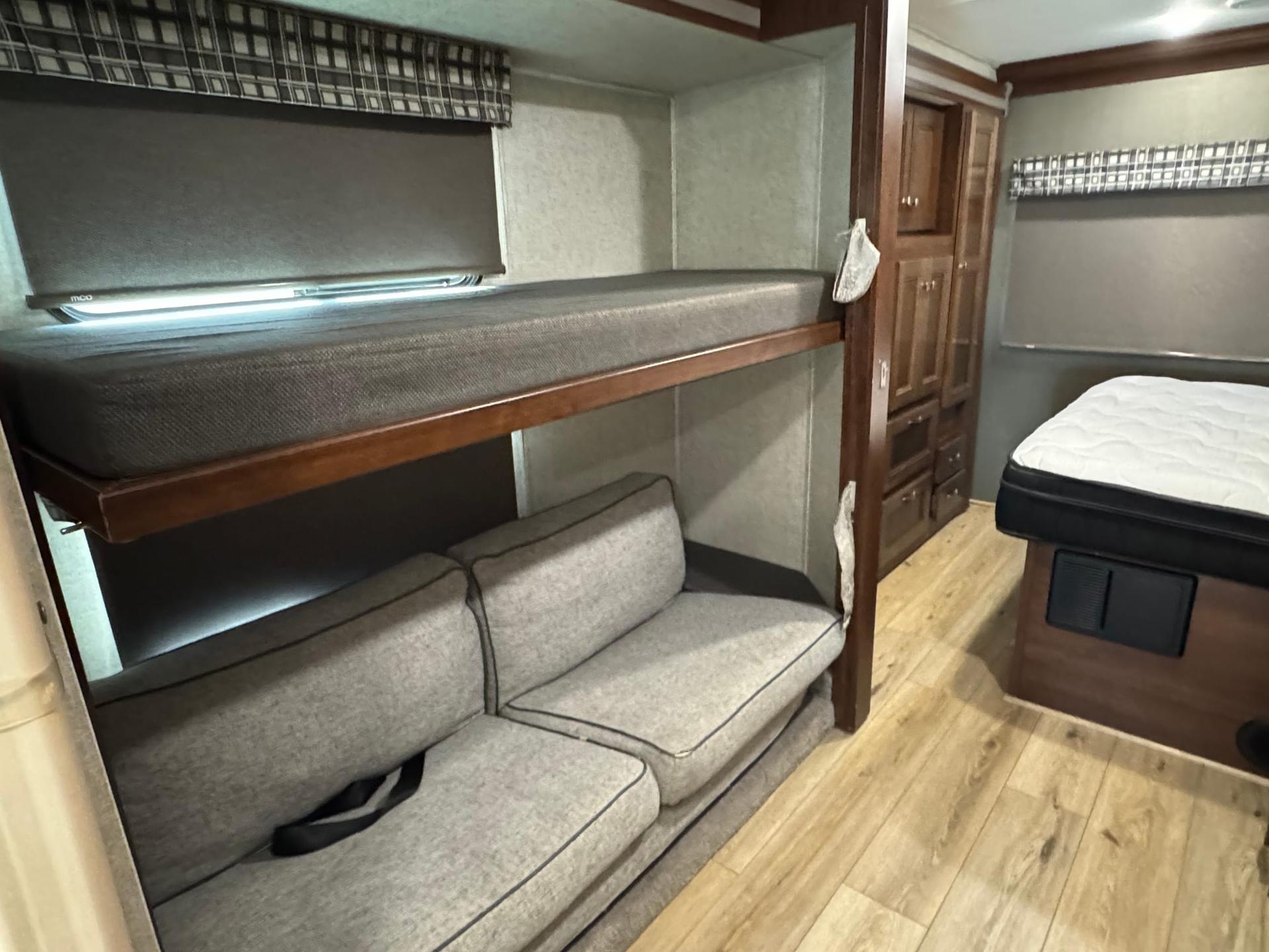 2020 Forest River 2020 Forest River Sunseeker - thumbnail 30