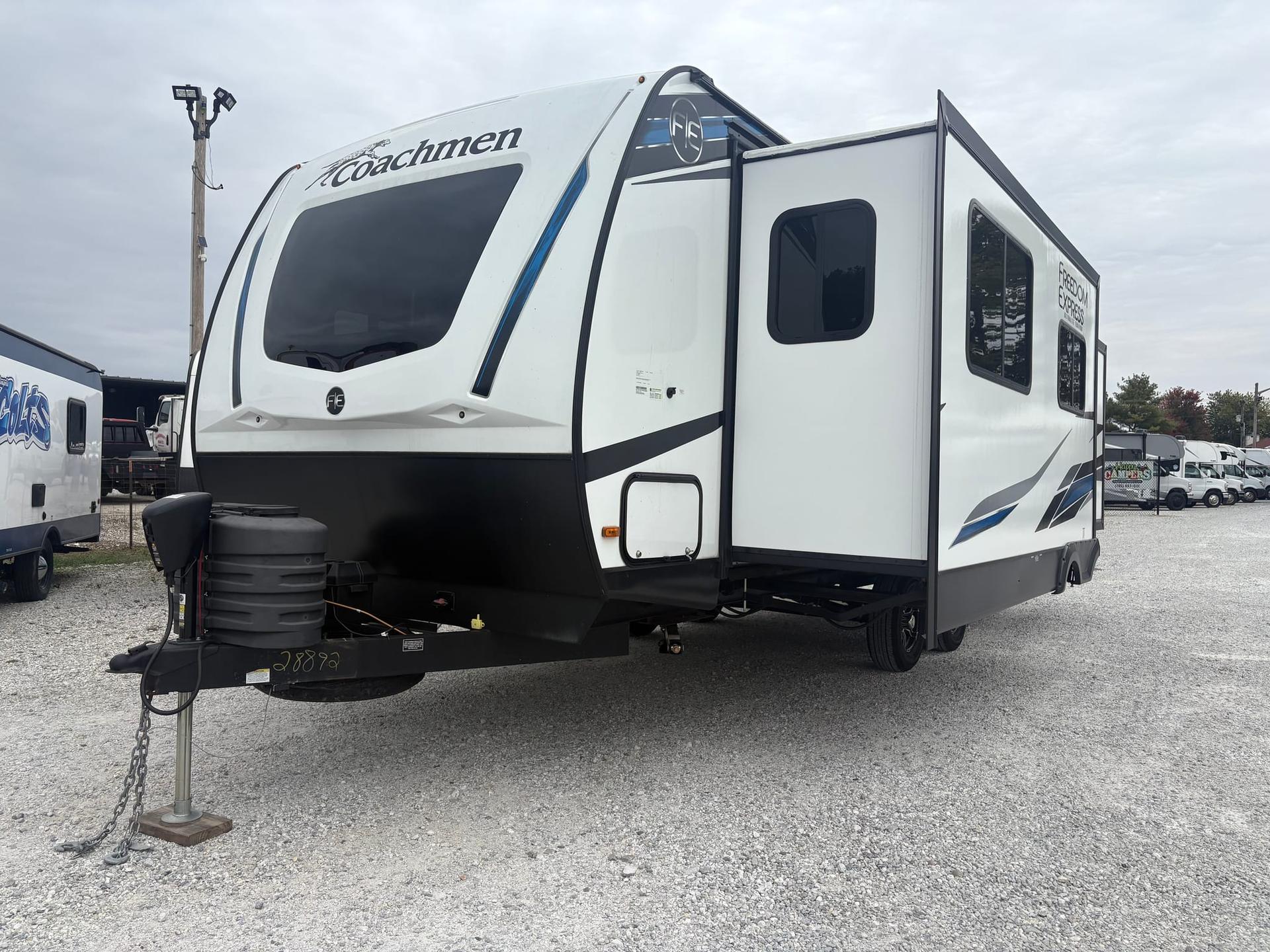 2024 Coachmen 2024 Coachmen Freedom Express Ultra Lite - thumbnail 4