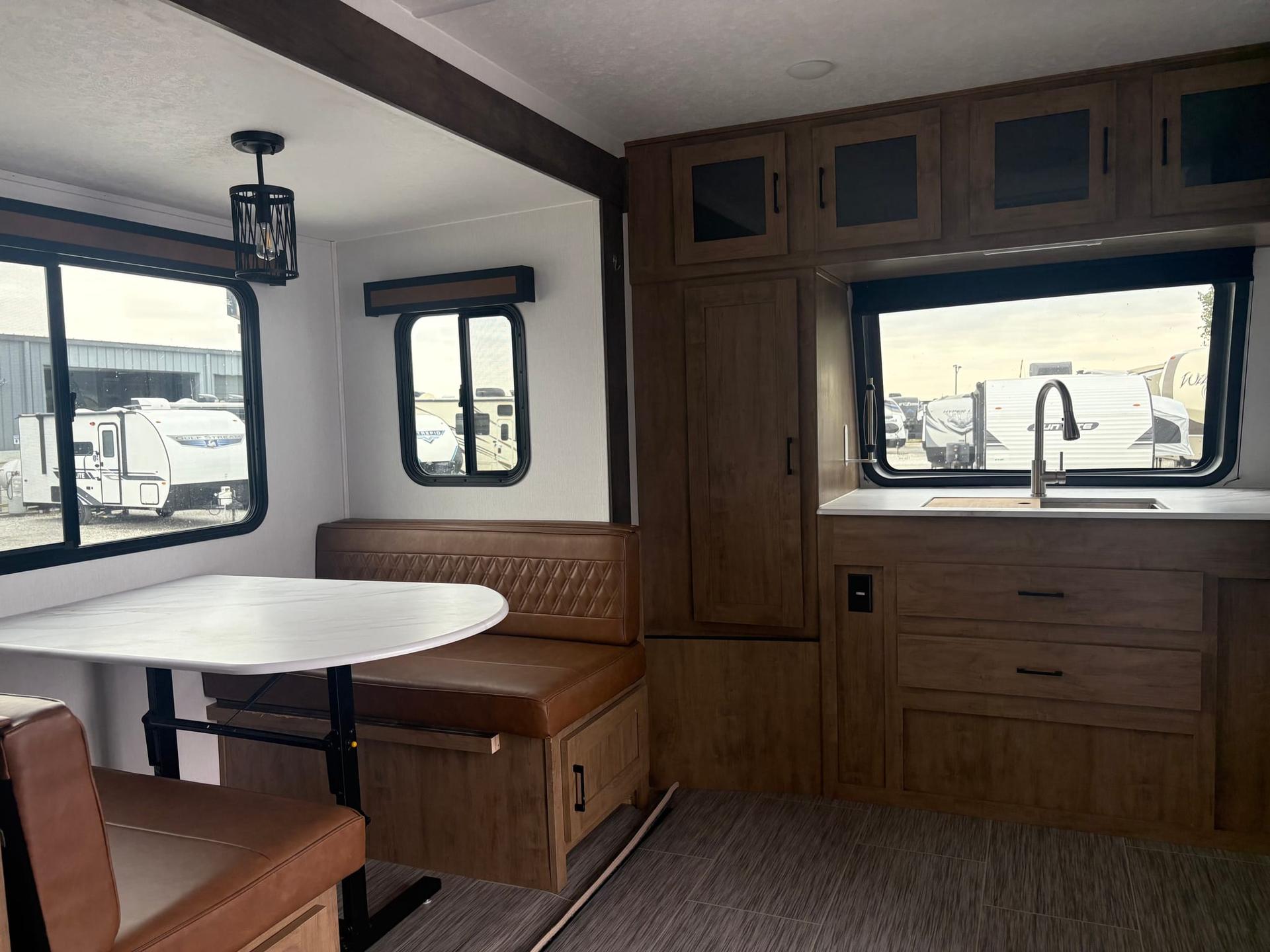 2024 Coachmen 2024 Coachmen Freedom Express Ultra Lite - thumbnail 14