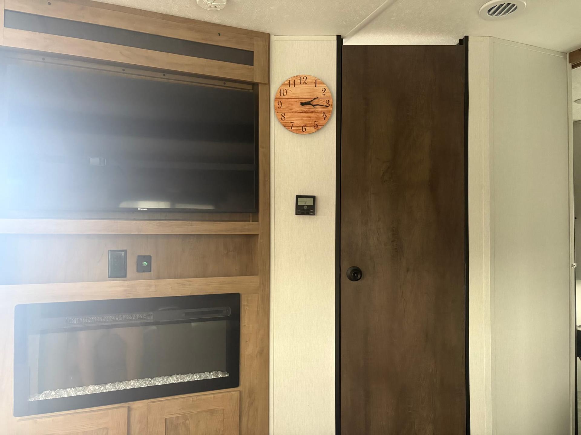2024 Coachmen 2024 Coachmen Freedom Express Ultra Lite - thumbnail 18