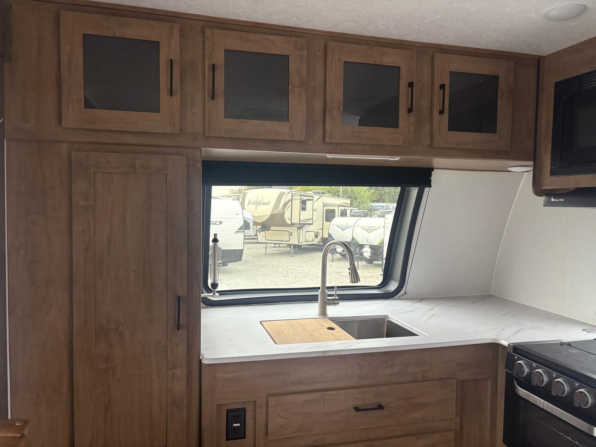 2024 Coachmen 2024 Coachmen Freedom Express Ultra Lite - thumbnail 31