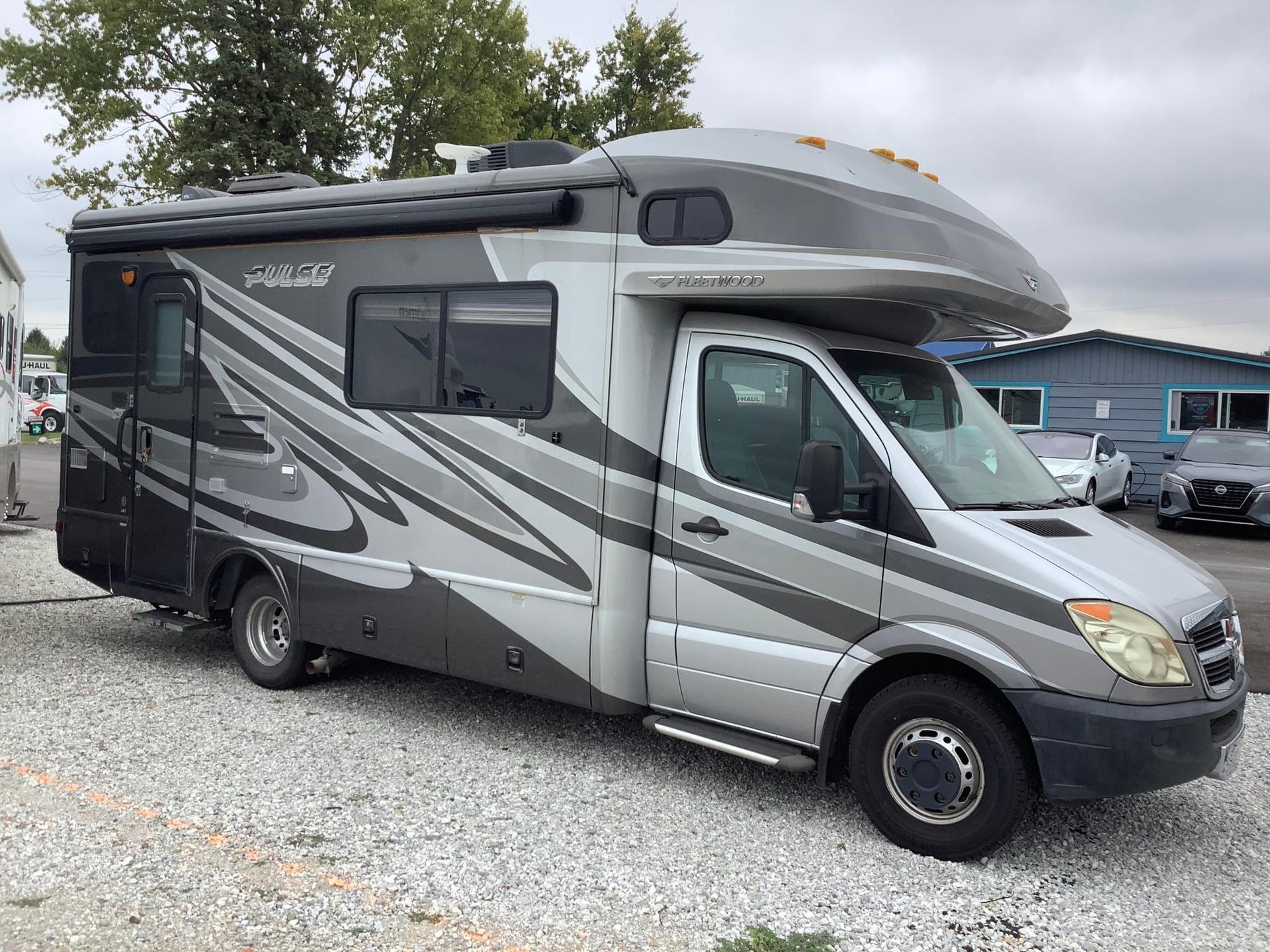 2010 Fleetwood Pulse 24S
