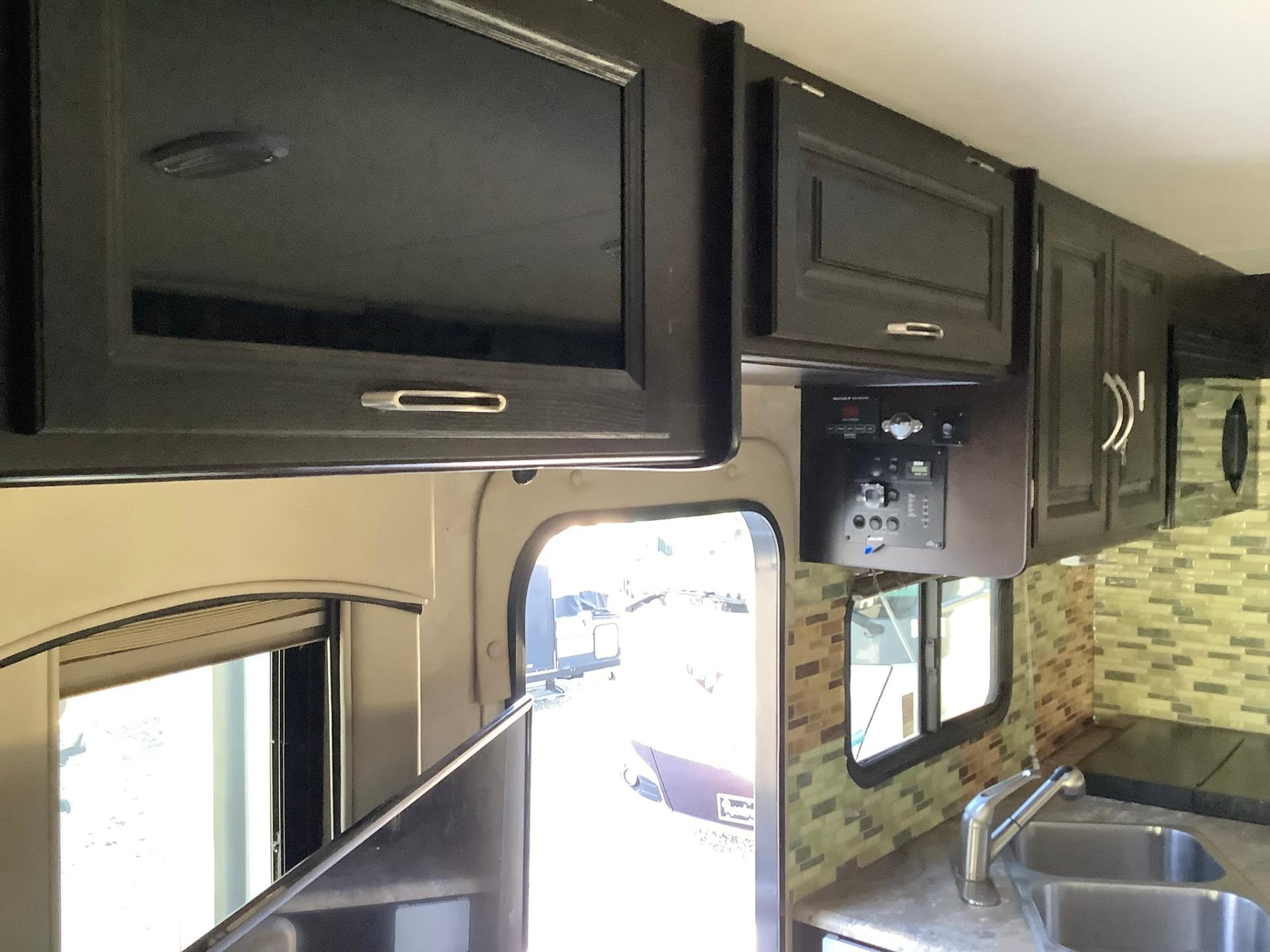 2016 NeXus RV 2016 NeXus RV Phantom SC - thumbnail 4