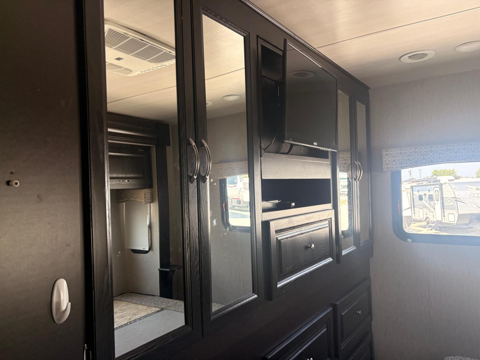 2019 Nexus RV 2019 Nexus RV Wraith - thumbnail 13