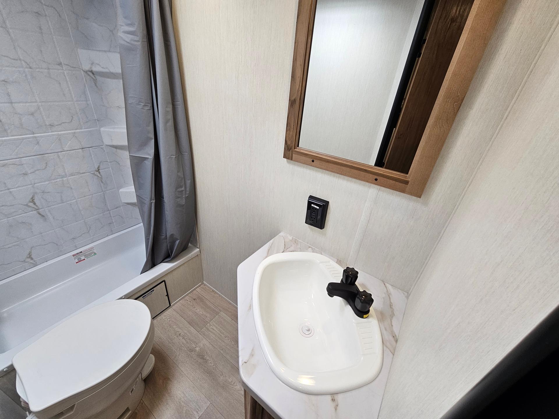 2026 Forest River 2026 Forest River Cherokee Grey Wolf - thumbnail 18