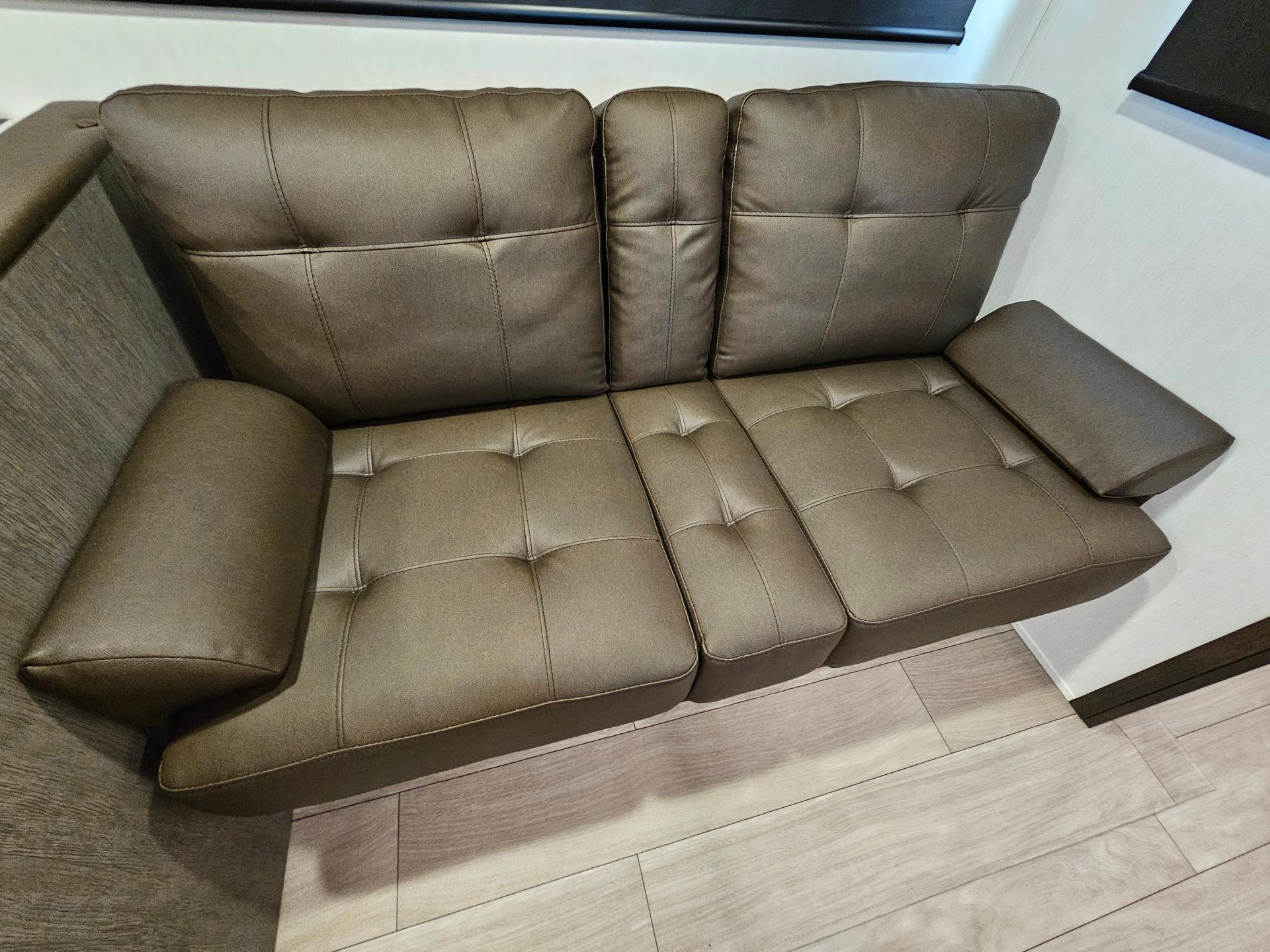 2026 Forest River 2026 Forest River Cherokee Alpha Wolf - thumbnail 6