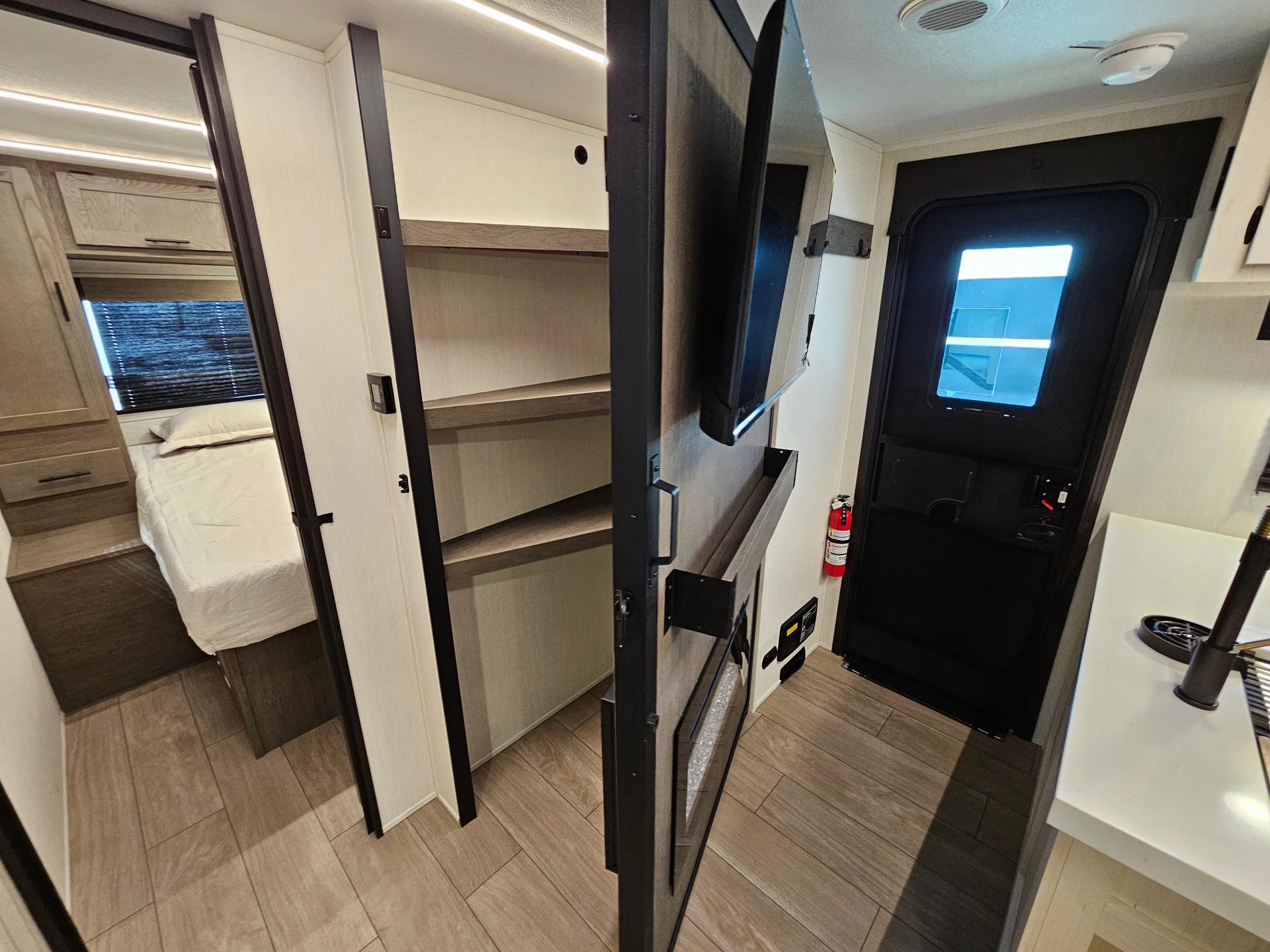 2026 Forest River 2026 Forest River Cherokee Alpha Wolf - thumbnail 9