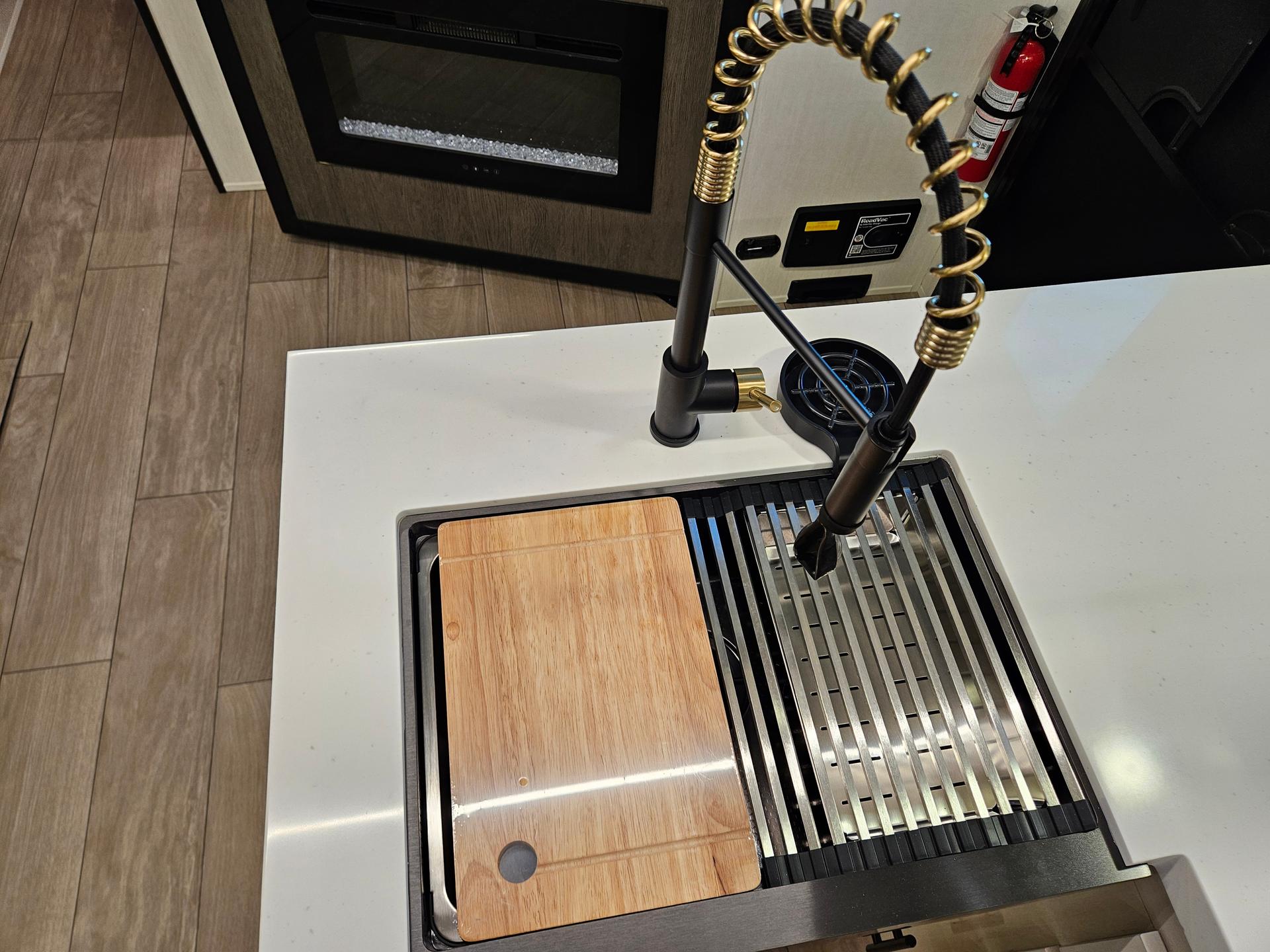 2026 Forest River 2026 Forest River Cherokee Alpha Wolf - thumbnail 12