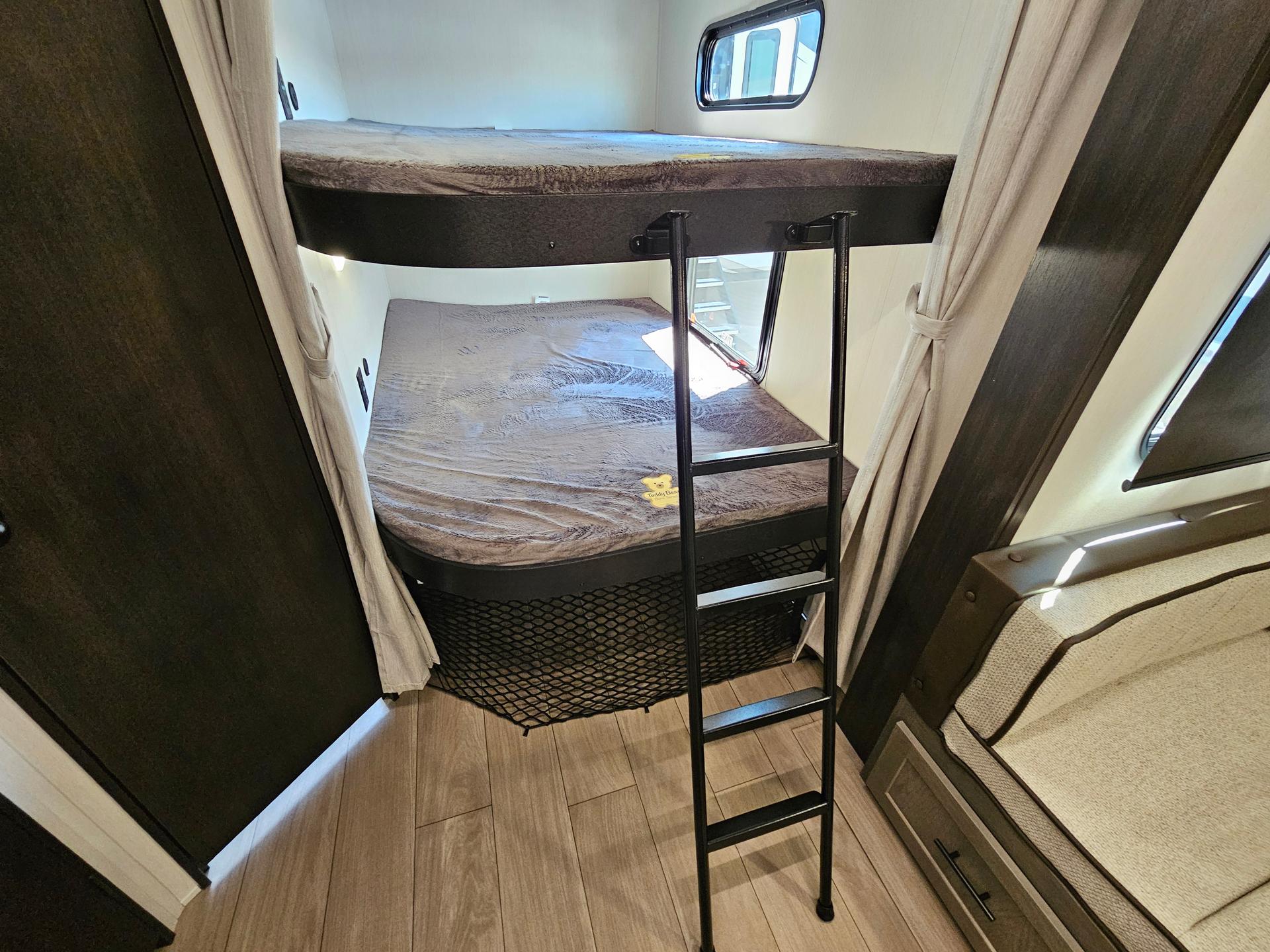 2026 Forest River 2026 Forest River Cherokee Alpha Wolf - thumbnail 17