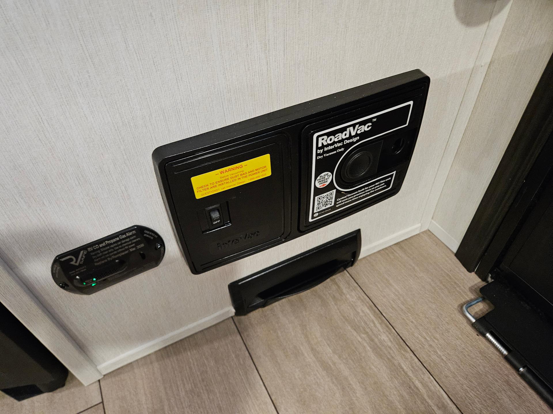 2026 Forest River 2026 Forest River Cherokee Alpha Wolf - thumbnail 21