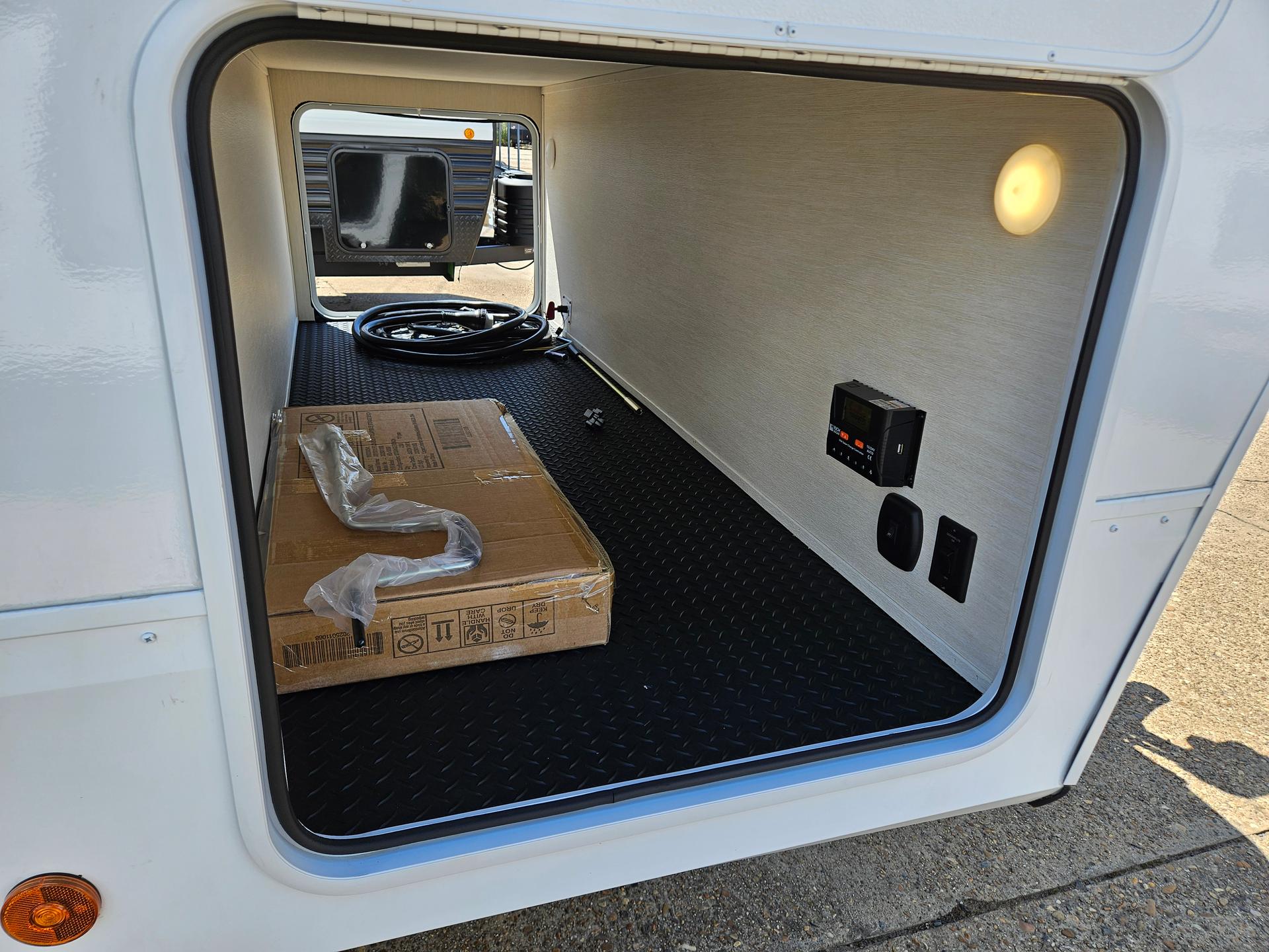 2026 Forest River 2026 Forest River Cherokee Alpha Wolf - thumbnail 23