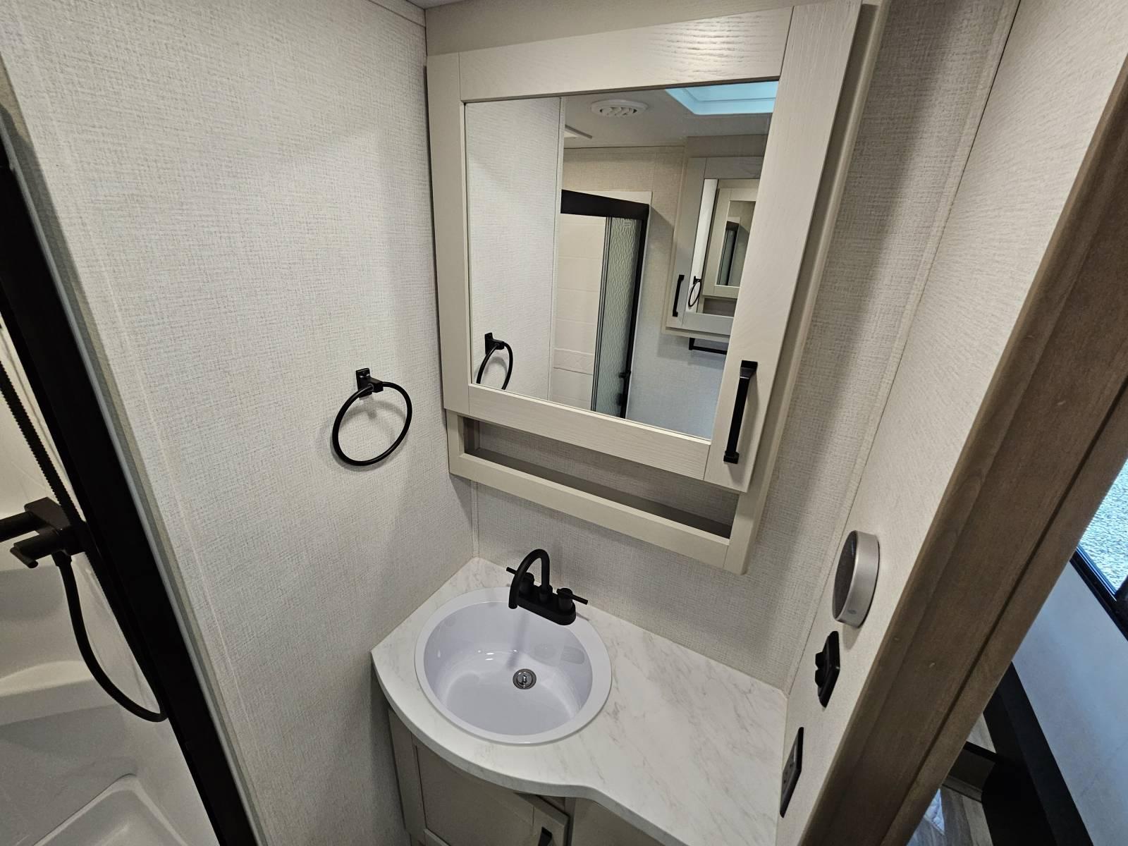 2026 Grand Design 2026 Grand Design Reflection 150 Series - thumbnail 18