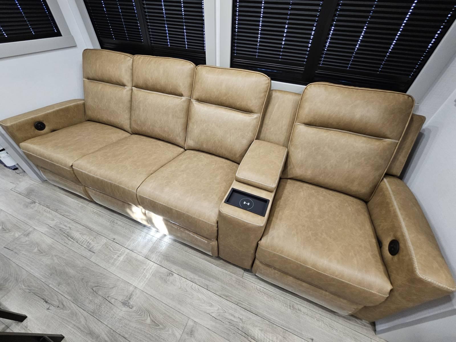 2026 Brinkley 2026 Brinkley Model Z - thumbnail 6